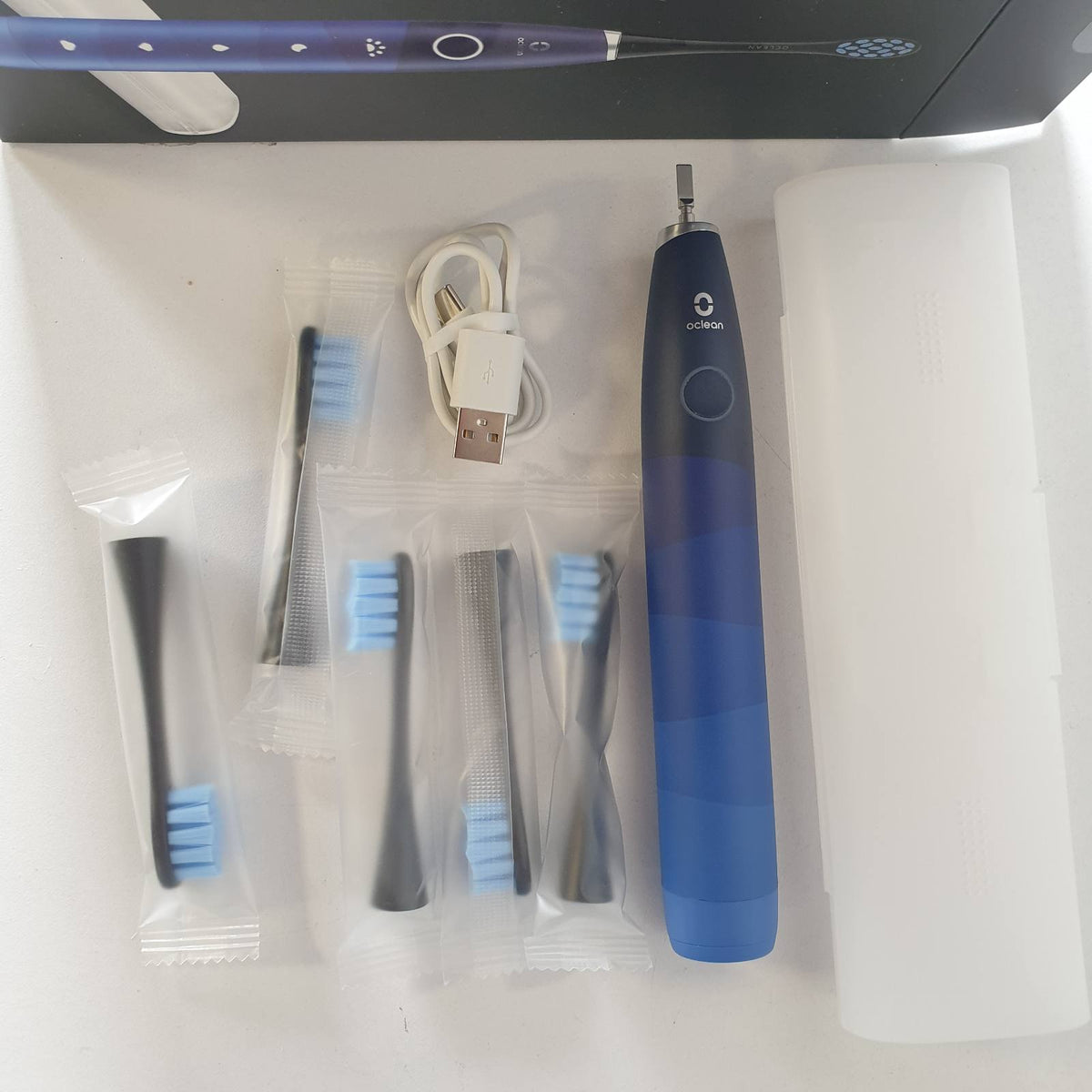 311240 - OCLEAN Flow Sonic Set Dhurate Furça Dhëmbësh Elektrike, Mbushje 180-Ditore, 5 Modalitete, IPX7, Kohëmatës 2-Minutësh, 5 Koka Furçe DuPont, Çantë Udhëtimi, Blu