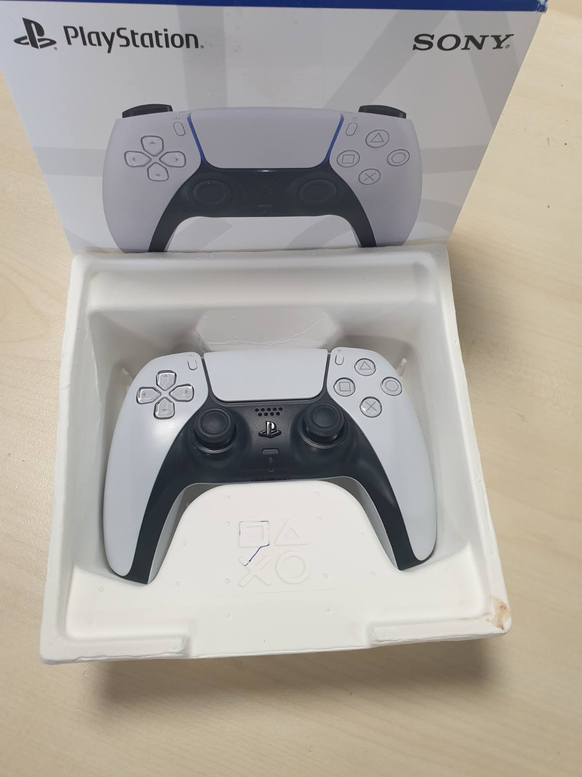 276241 - SONY PLAYSTATION®5, KONTROLLUES PA TEL DUALSENSE™, i bardhë