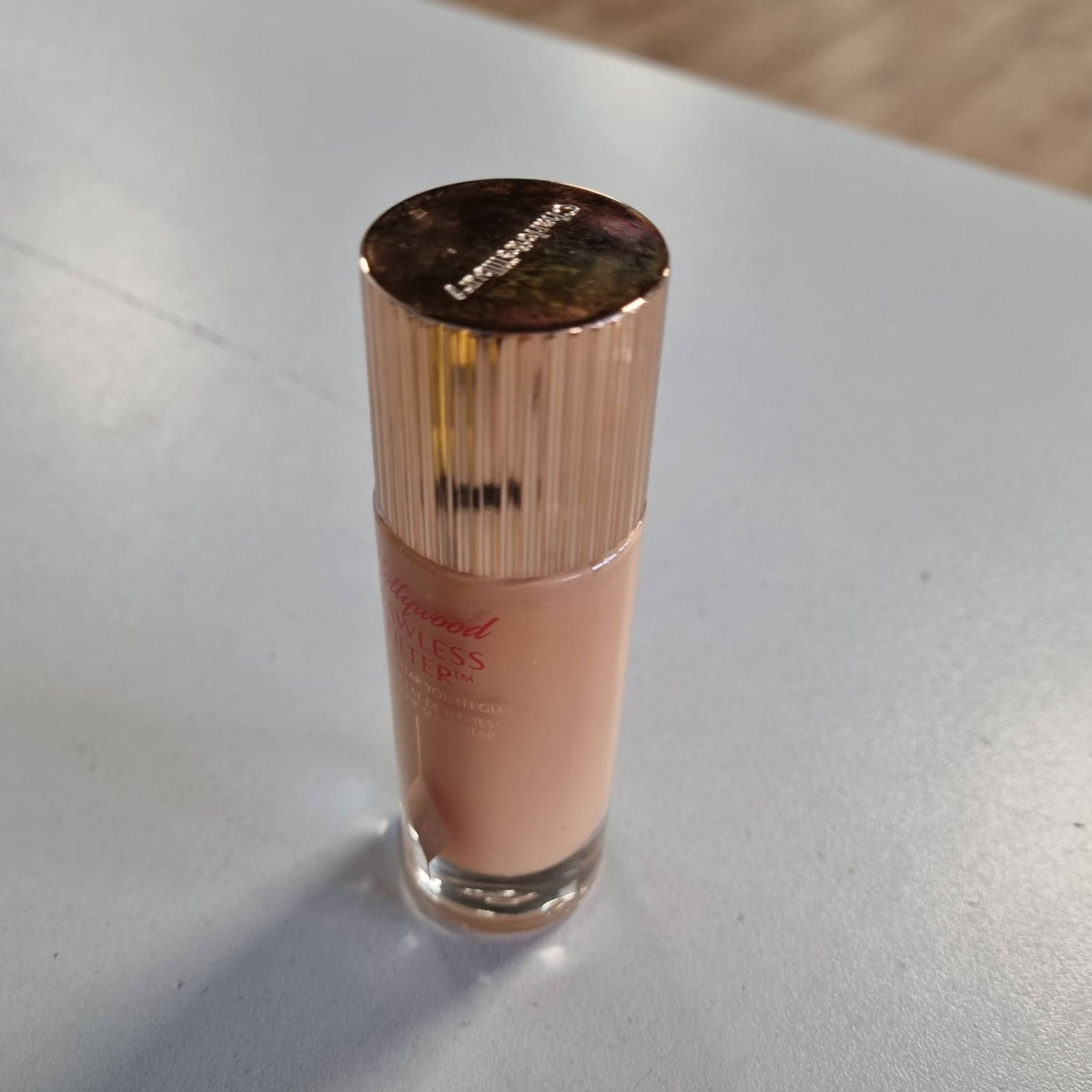 296605 - CHARLOTTE TILBURY Filtër pa të meta 30ml (4.5 Medium)