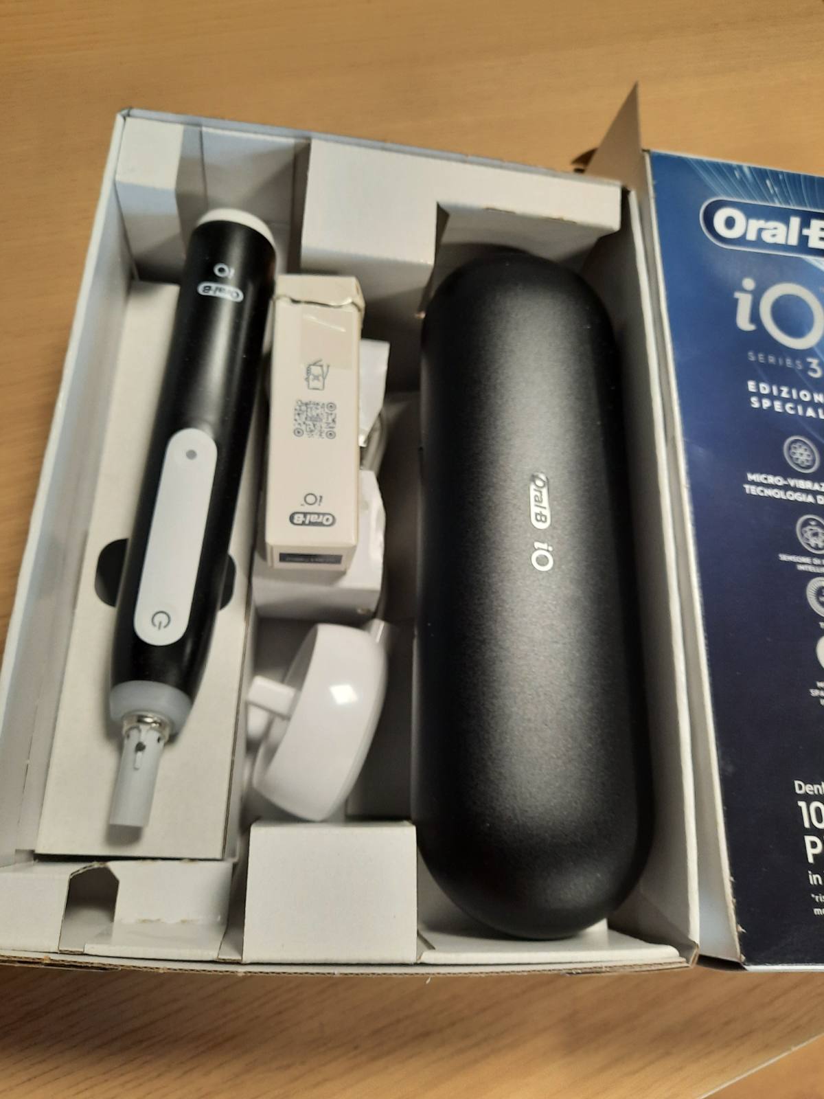 311053 - ORAL-B Furçë dhëmbësh elektrike iO 3, 1 kokë zëvendësuese, kuti, e zezë