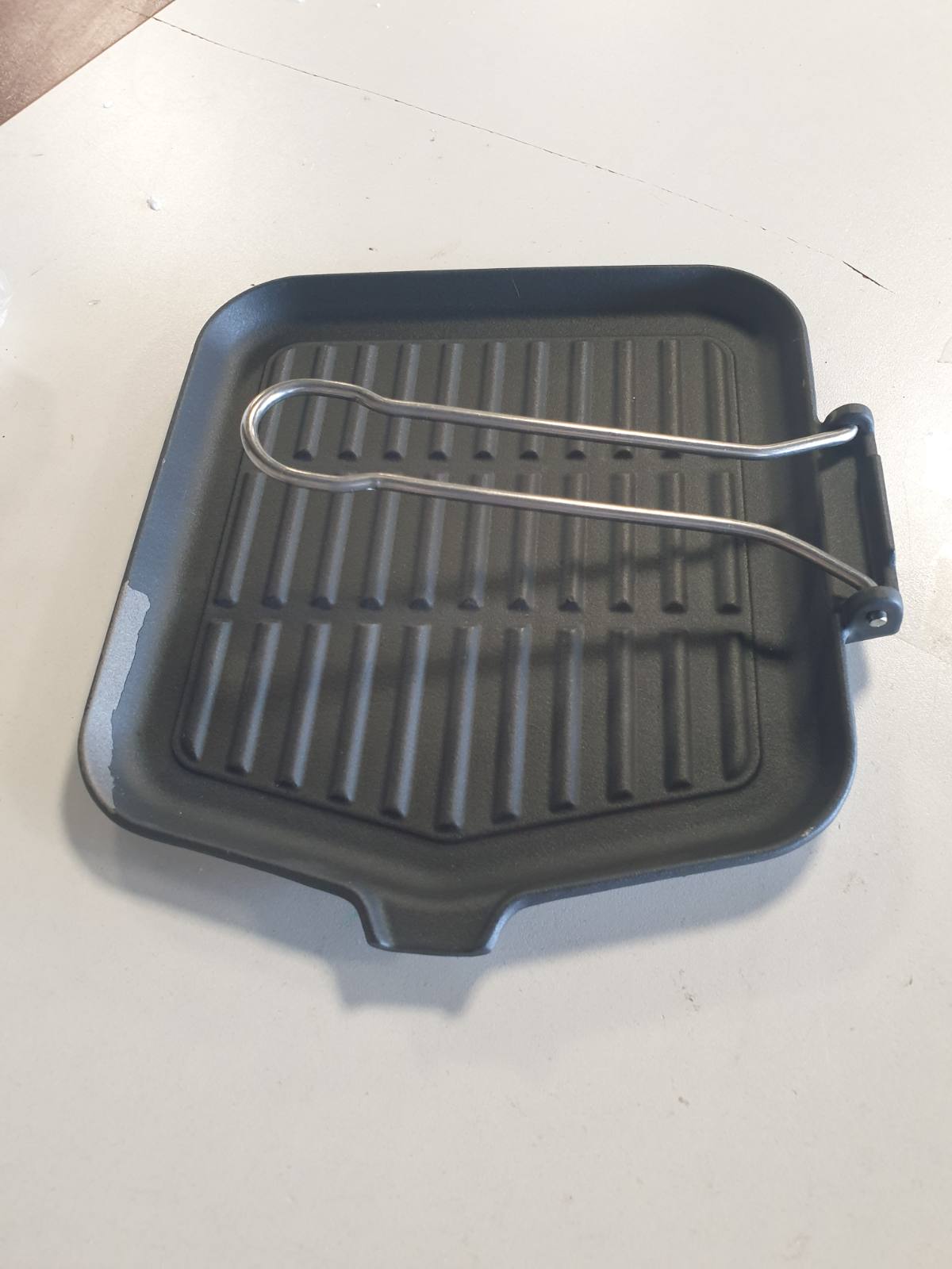 184155 - ILSA DIETELLA - Tigan skari prej çeliku inox dhe gize, madhësi 24 x 24 cm, ngjyrë antracit