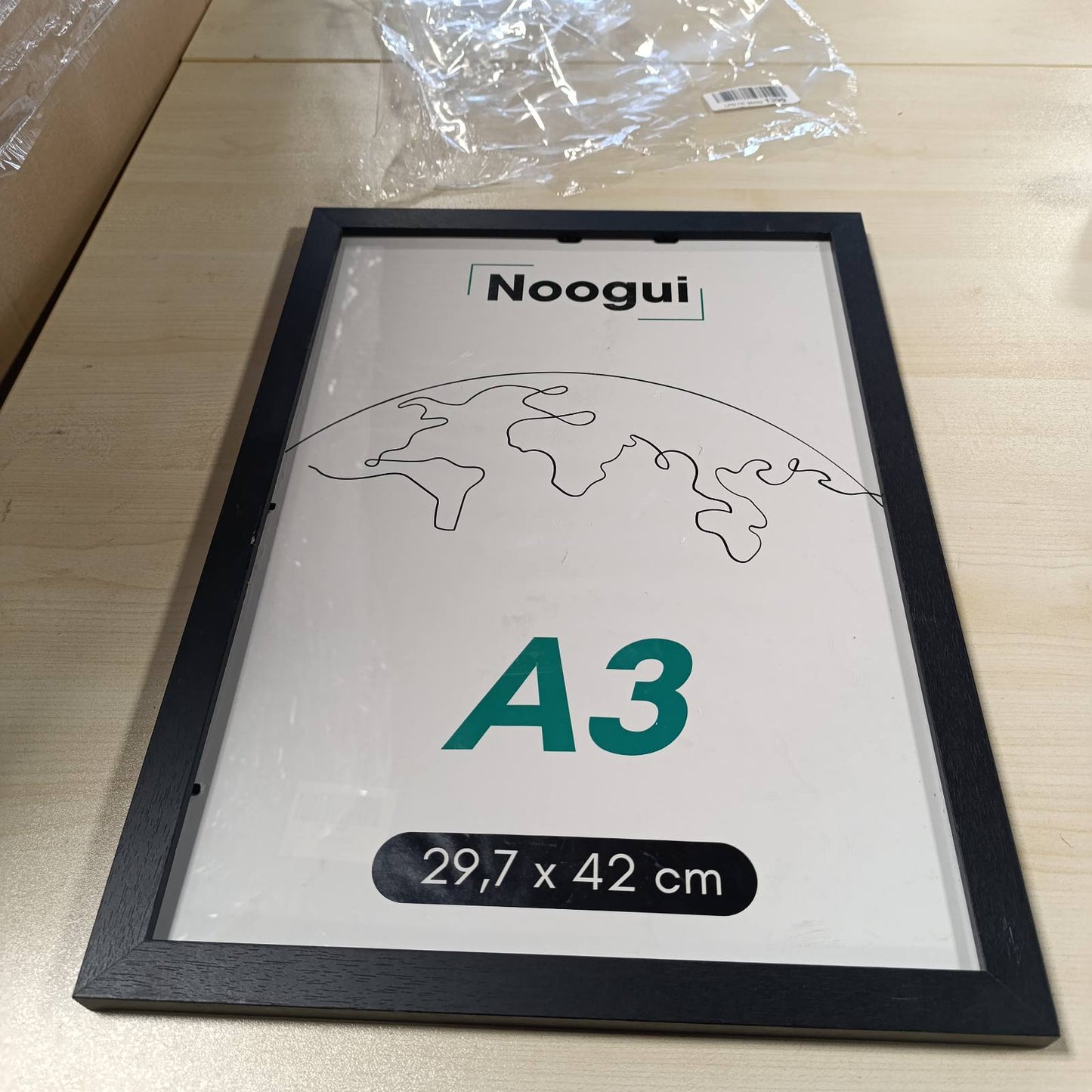 198778 - NOOGUI - Kornizë e Zinj e Drurit A3, 30x42cm, Antishkëlqim, Për Foto/Diploma/Postera/Menu, Vendosje Vertikale ose Horizontale, Trashësi 2cm, Pastrim i Lehtë.