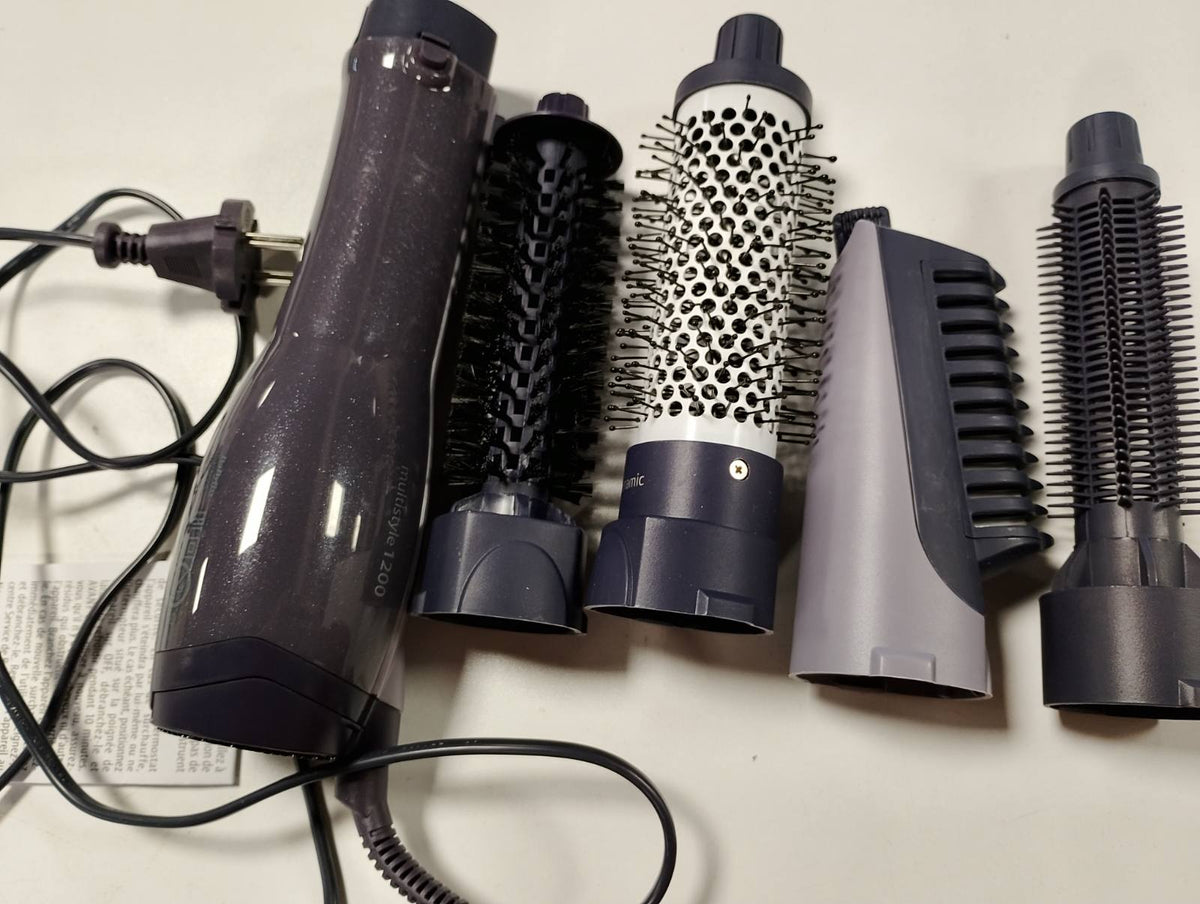335994 - BABYLISS Smooth Finish 1200 Furçë me ajër të nxehtë 4-në-1, Teknologji Jonike dhe Qeramike, 4 aksesorë, 1200W, e zezë, AS121E