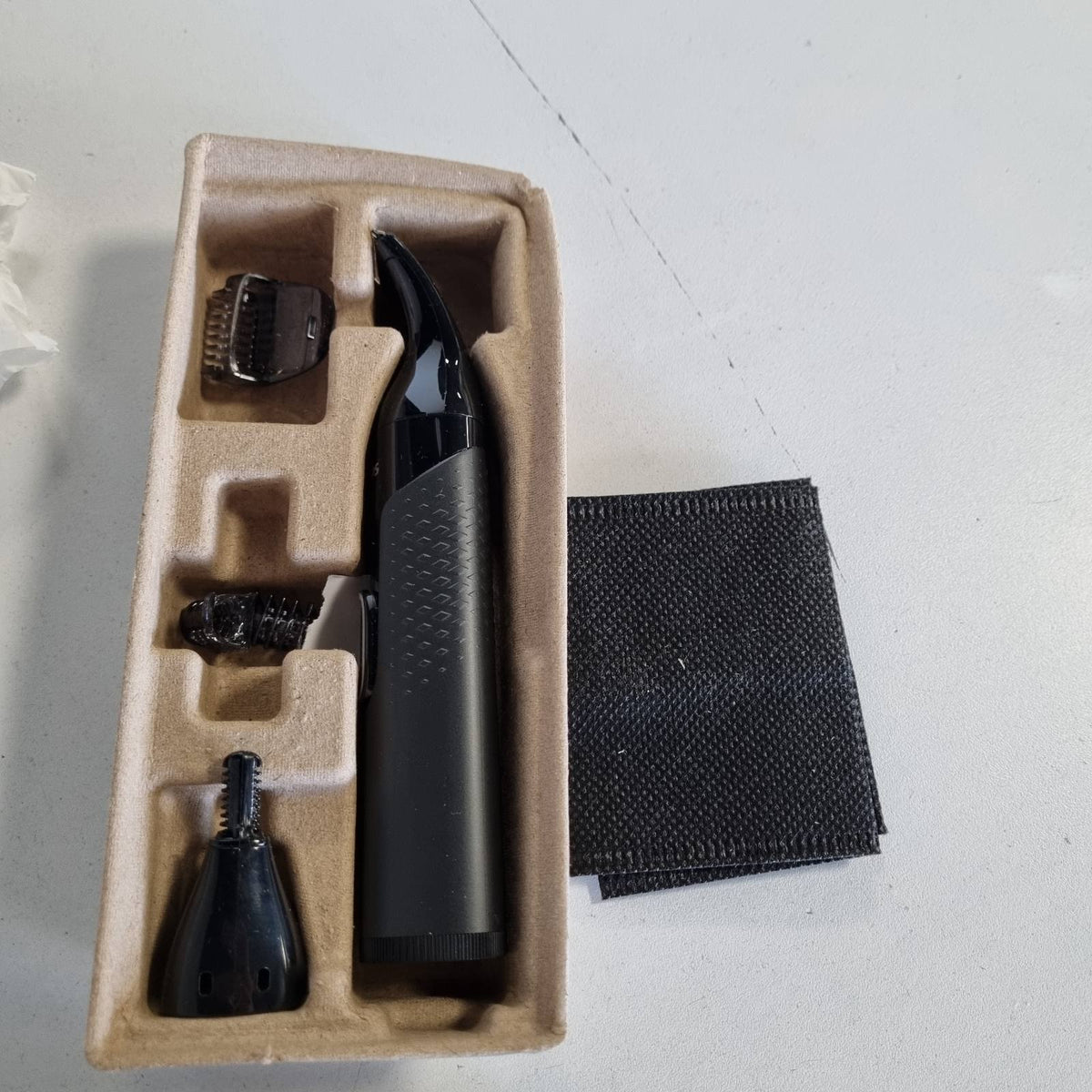300751 - PHILIPS Prerës hunde Seria 5000 NT5650/16, Heqje efikase e qimeve për hundën, veshët dhe vetullat, Teknologjia PrecisionTrim, I papërshkueshëm nga uji