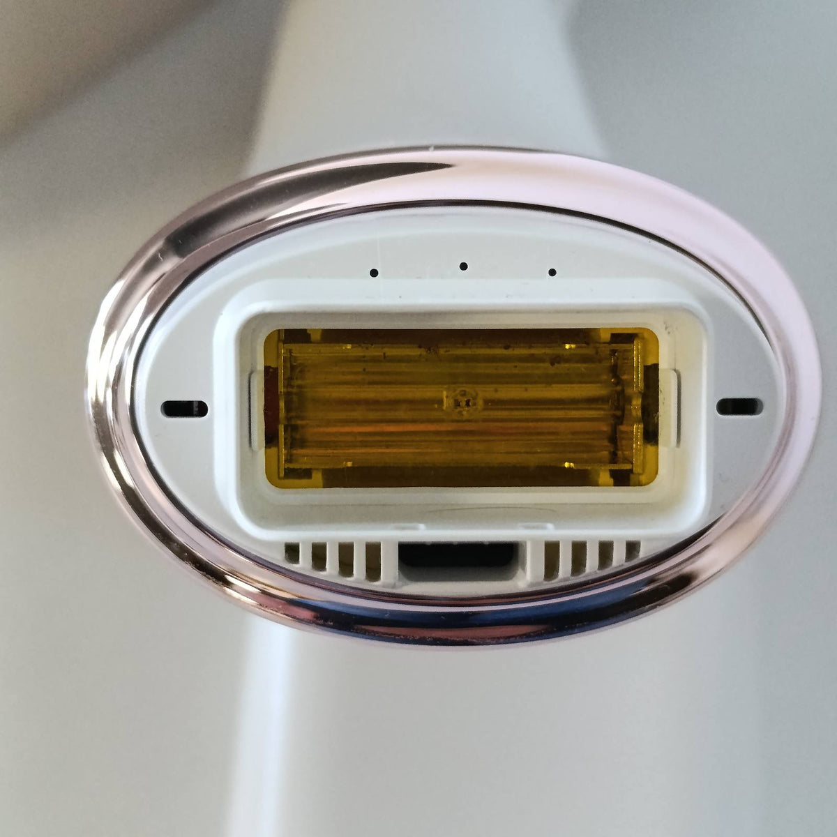 300206 - BRAUN Smart IPL 7 Skin i·expert – Pajisje IPL për heqjen e qimeve, heqje të përhershme dhe pa dhimbje të qimeve në shtëpi – përfshirë aplikacion falas, kuti, makinë rroje Venus, 4 aksesorë inteligjentë – PL7387, e bardhë/e artë rozë