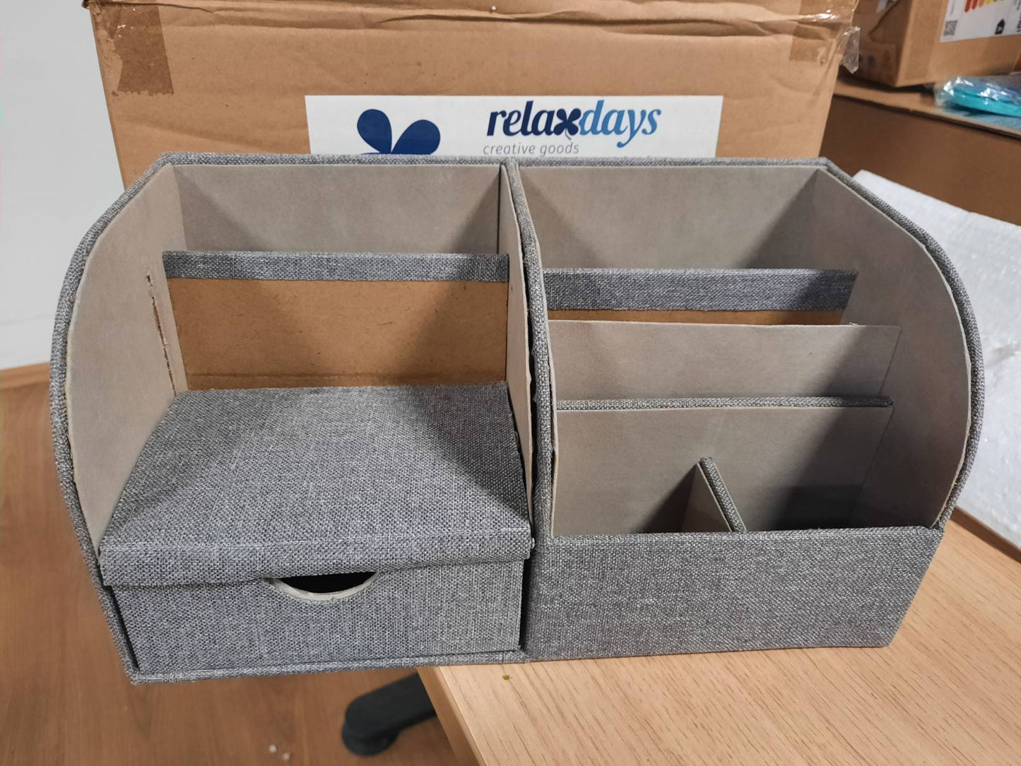196803 - RELAXDAYS Organizues Tavolinash me 6 Ndarje dhe Sirtar, Mbajtëse Lapsash për Zyrë, Material: Plastik, Ngjyra: Gri