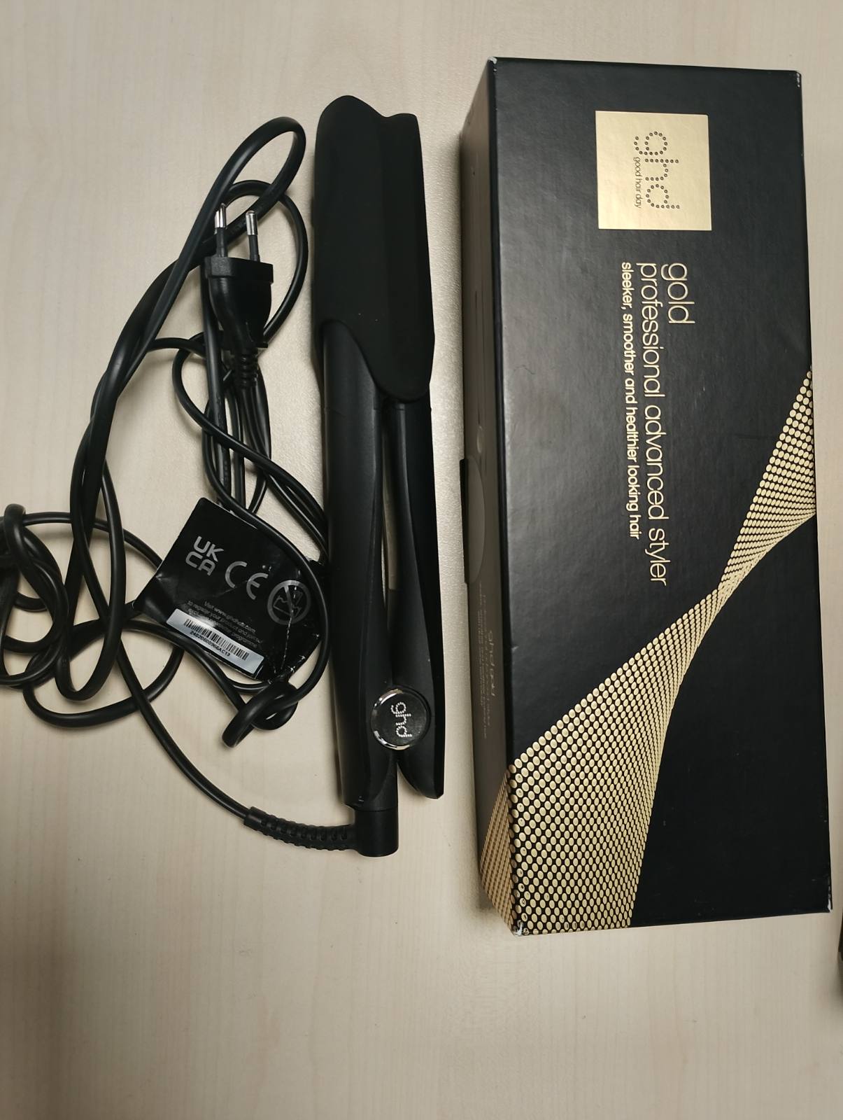 292071 - GHD Pjastër flokësh ghd Gold, profesioniste, e zezë, flokë më të lëmuar dhe 65% më të shndritshëm