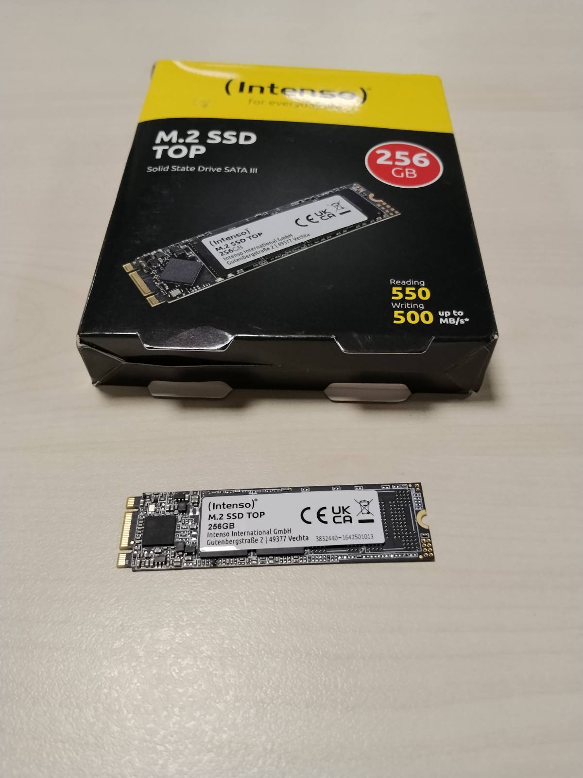 309822 - Intenso - Disk i brendshëm M.2 SSD SATA III, 256 GB, 550MB/sekondë, me gjendje të ngurtë