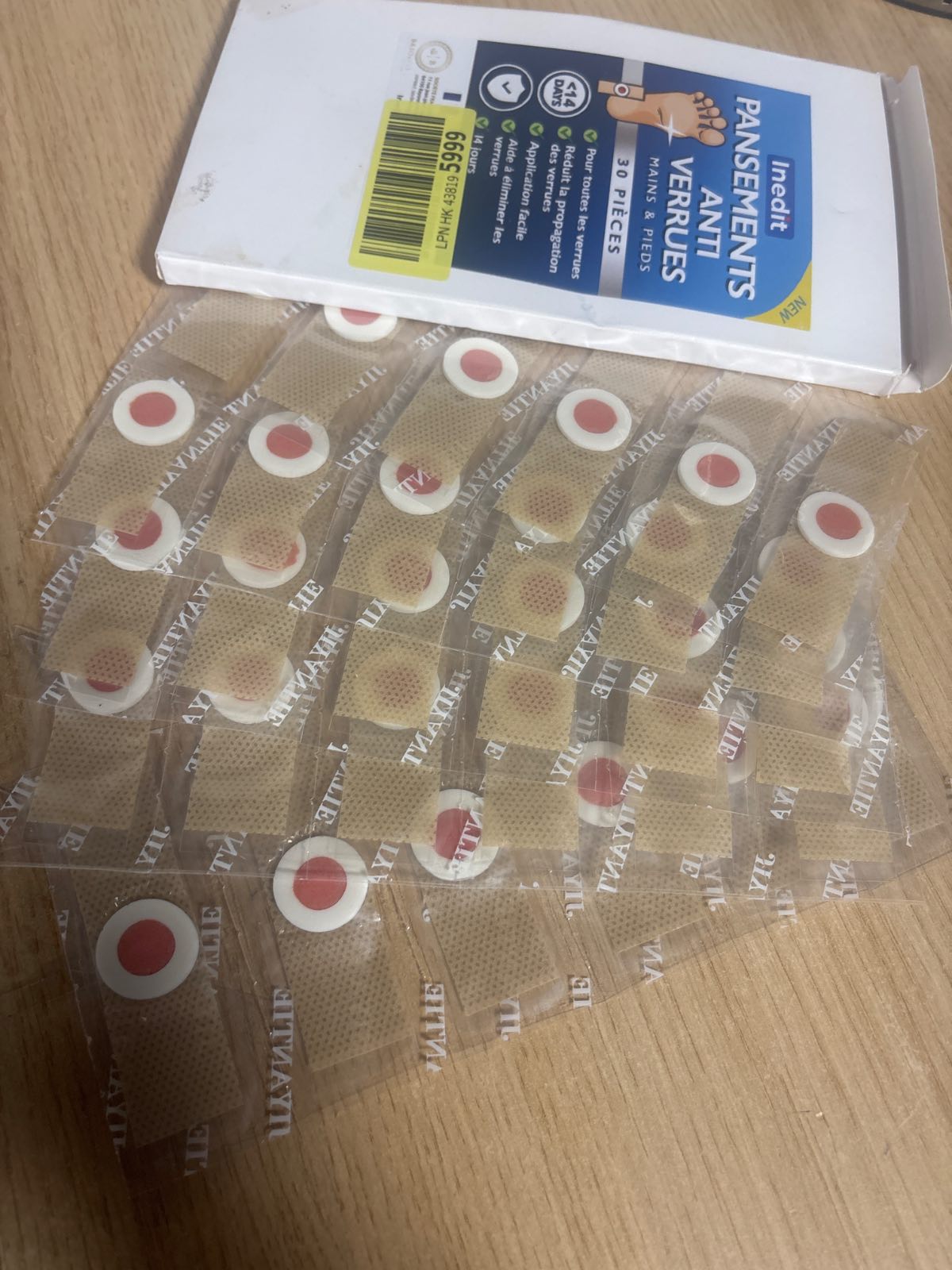 297642 - FASHA PËR LYTHAT PLANTARE - 30 COPË - KUNDËR LYTHAT - TRAJTIM PËR LYTHAT REZISTENTE NË KËMBË DHE DUAR - FASHA PËR HEQJEN E MISRIT ME ACID SALICILIK TRAJTON DHE LEHTËSON DHIMBJEN (STANDARDE, 30, NJËSI)