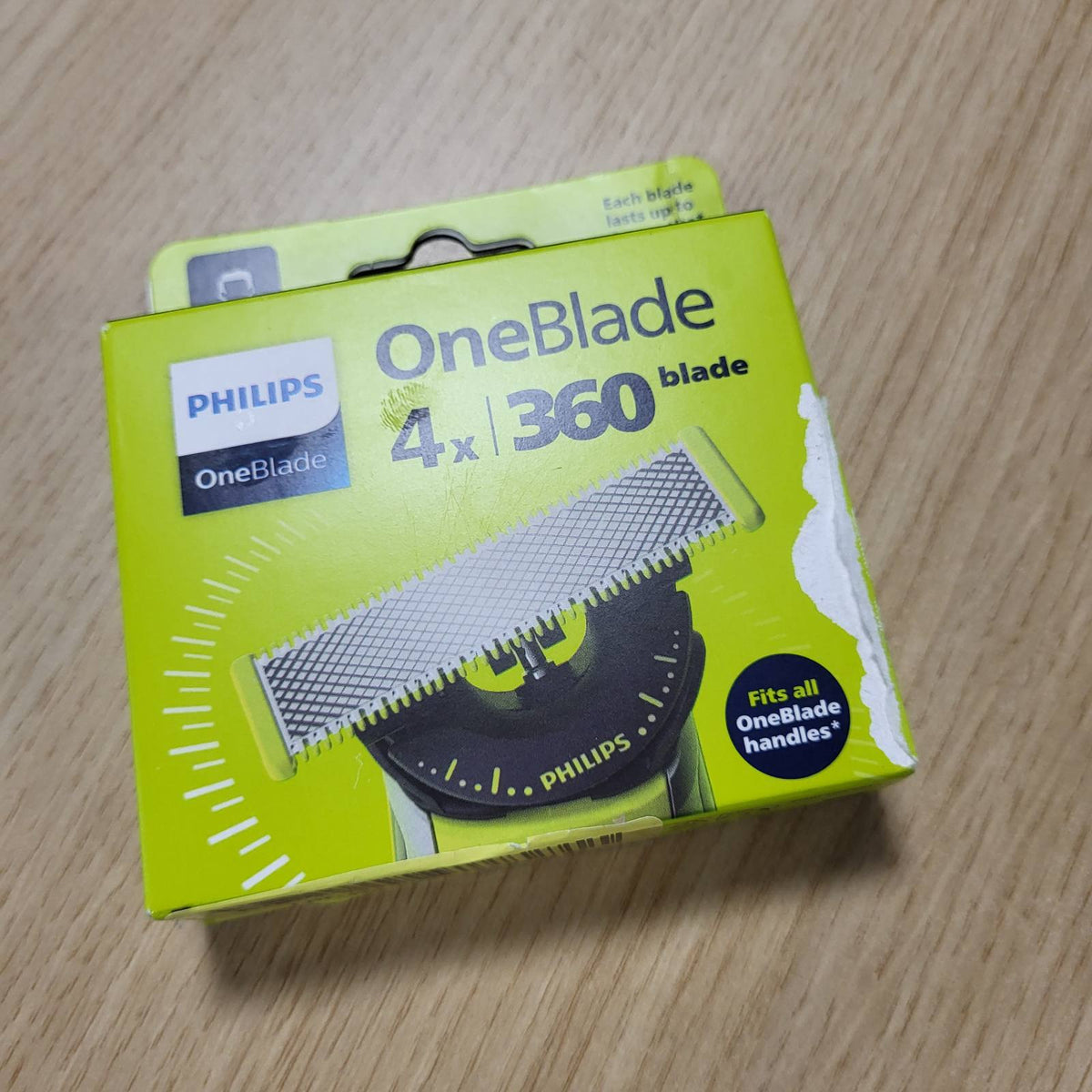 302003 - PHILIPS Tehe OneBlade Original 360, të pajtueshme me të gjitha modelet OneBlade dhe OneBlade Pro, origjinale, pako me 4 copë (modeli QP440/50)