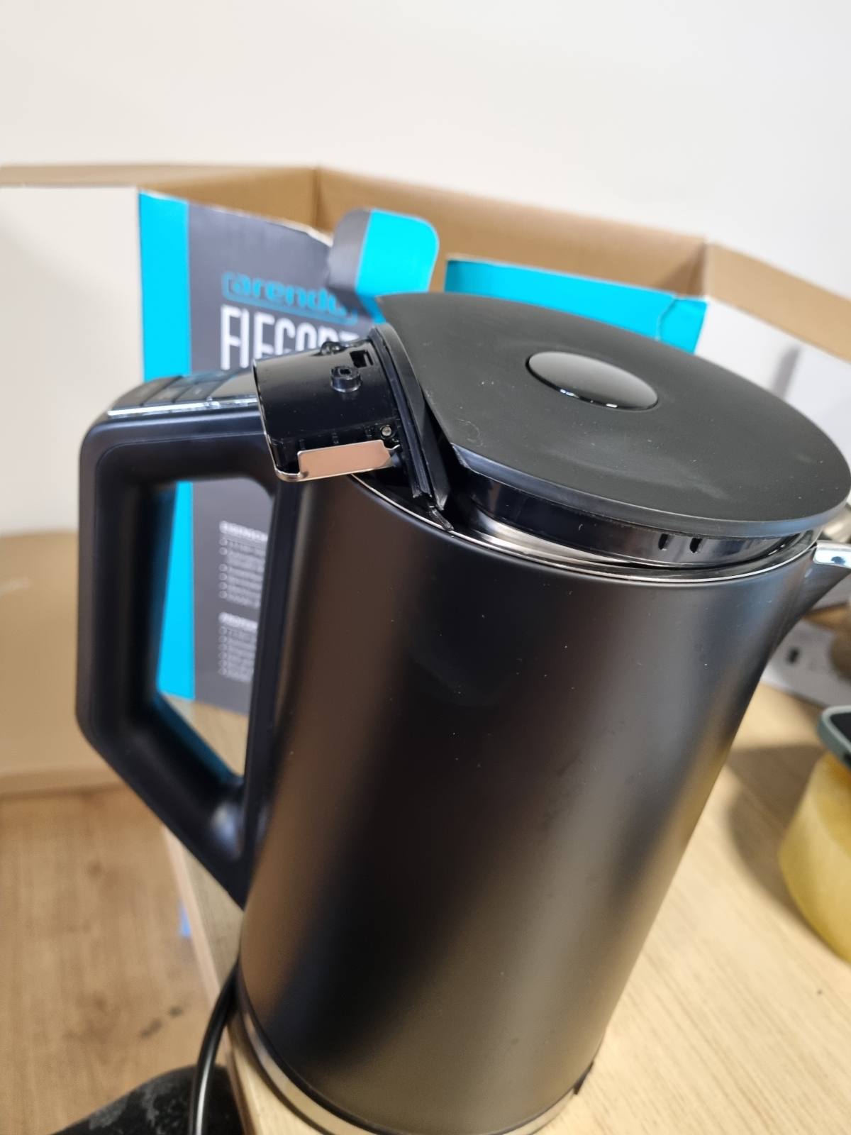 162268 - ARENDO - Çajnik Elektrik, Kapacitet 1.5L, Fuqia 2200W, Kontroll Temperaturës Nga 40-100°C, Mur i Dyfishtë, Material Çelik Inoks, Pa Plastikë, Ngjyra e Zezë