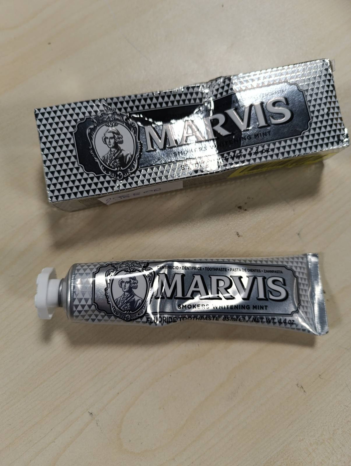 298806 - Marvis Pastë dhëmbësh zbardhuese për duhanpirësit, Mente, 85 ml, Nxit zbardhjen natyrale të dhëmbëve