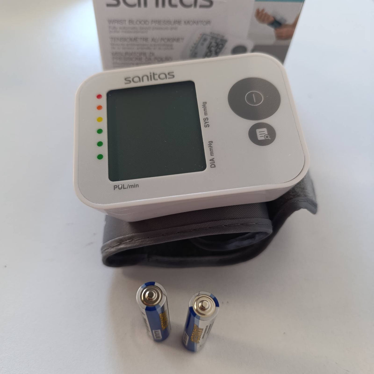 302070 - Sanitas Monitor presioni i gjakut SBC 22 për kyçin e dorës (matje plotësisht automatike e presionit të gjakut dhe pulsit, funksion paralajmërues për aritmi të mundshme kardiake)