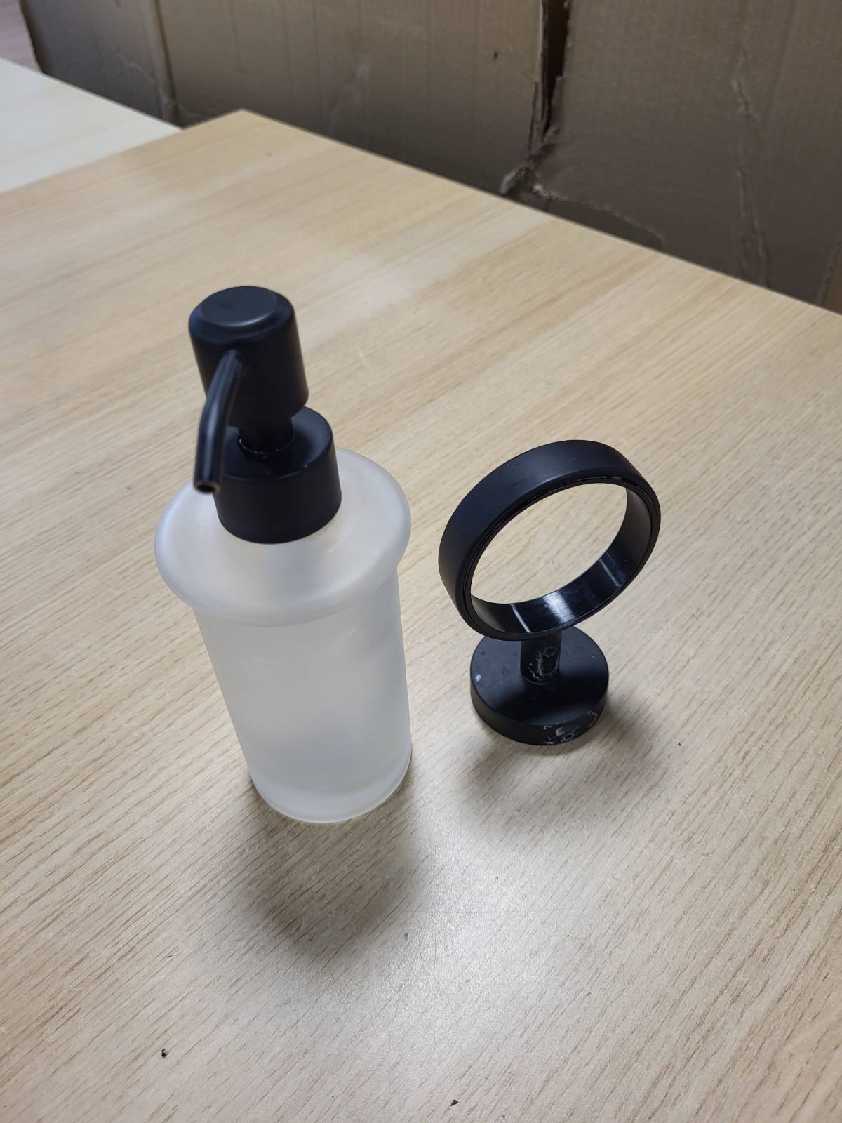 313388 - TESA Set dozatori sapuni Moon Black - 200 ml - 70 mm x 171 mm x 119 mm