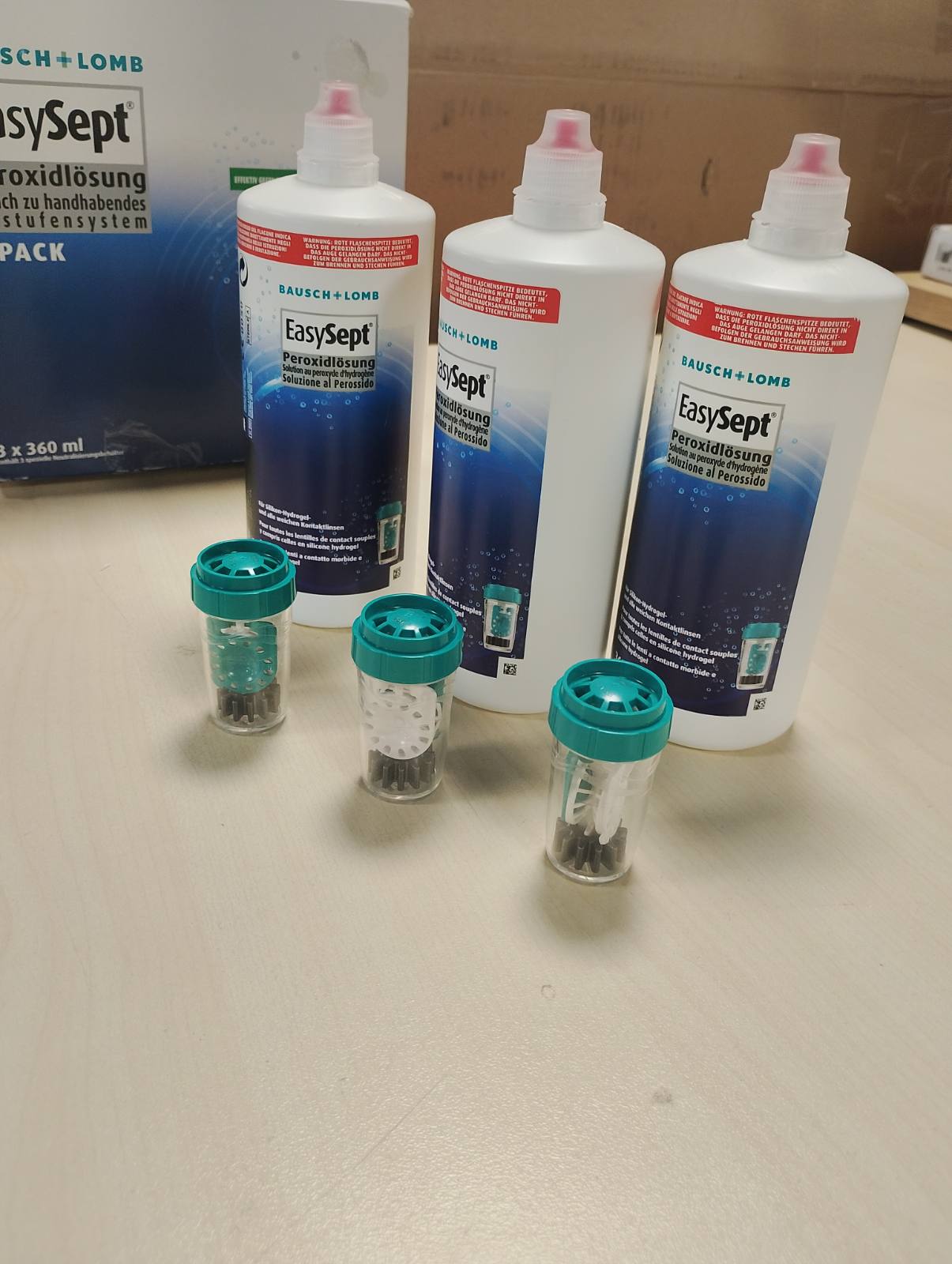 293212 - BAUSCH + LOMB Pastrues për lente kontakti me tretësirë peroksidi EasySept për lente kontakti të buta, pa konservues, me kuti, 3 x 360 ml