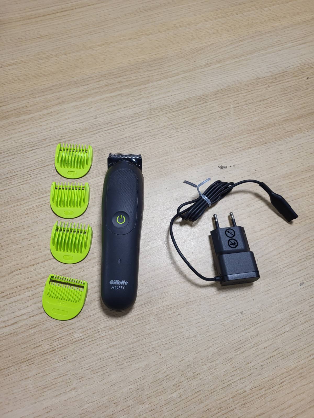 289513 - GILLETTE Makinë prerëse për trupin + intim i5 për meshkuj, e zezë/jeshile