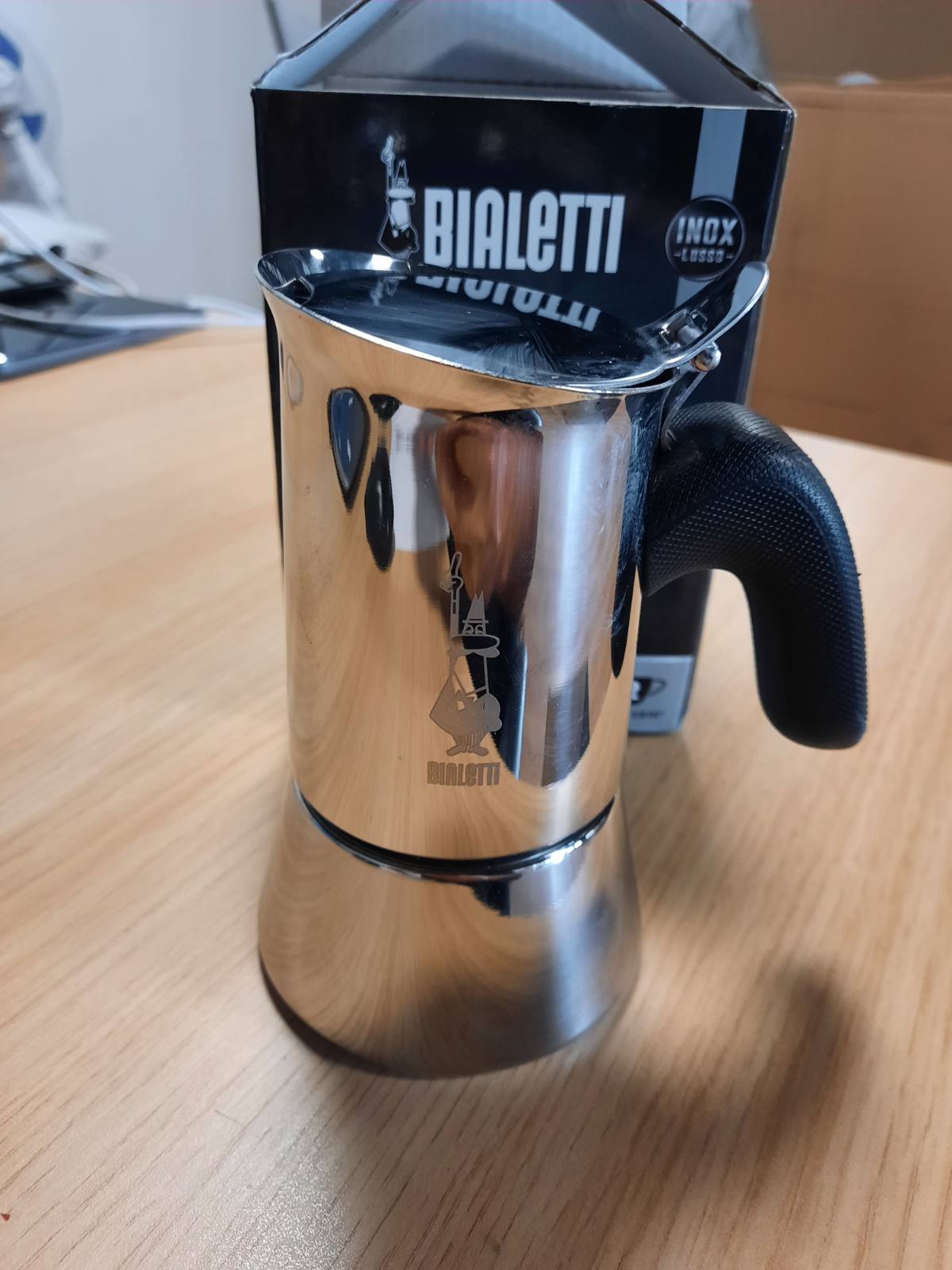 196107 - BIALETTI Makinë Espresso Venus - Çelik Inox, E Përshtatshme për Të Gjitha Llojet e Sobave Përveç Induksionit, Kapaciteti 2 Gota/85 ml, Ngjyra Argjendi
