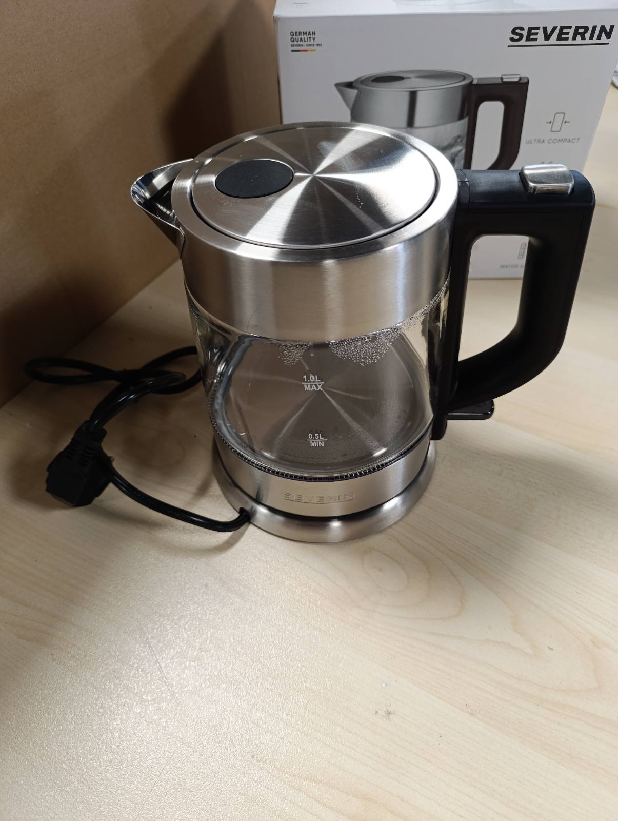 162596 - SEVERIN - Çajnik elektrik qelqi, me filtër kundër gëlqeres, çelik inox/i zi, Modeli WK 3468
