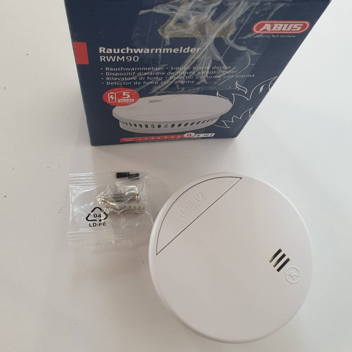 335118 - ABUS Detektor tymi RWM90 - me bateri të zëvendësueshme 5-vjeçare - i çertifikuar DIN EN14604 - i përshtatshëm për hapësirat e banimit - Vëllimi i alarmit 85 dB - i bardhë