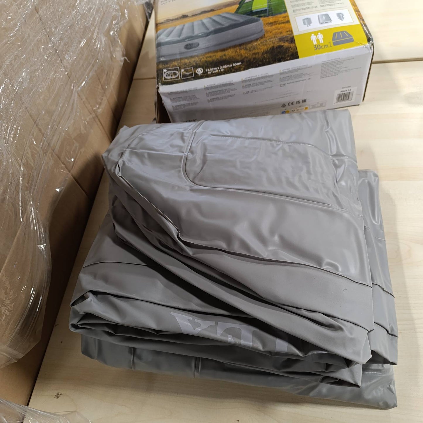 175505 - INTEX Divan i Mesëm Prestige 64114 për 2 Persona me Pompë USB, Madhësia 152cm x 203cm x 30cm