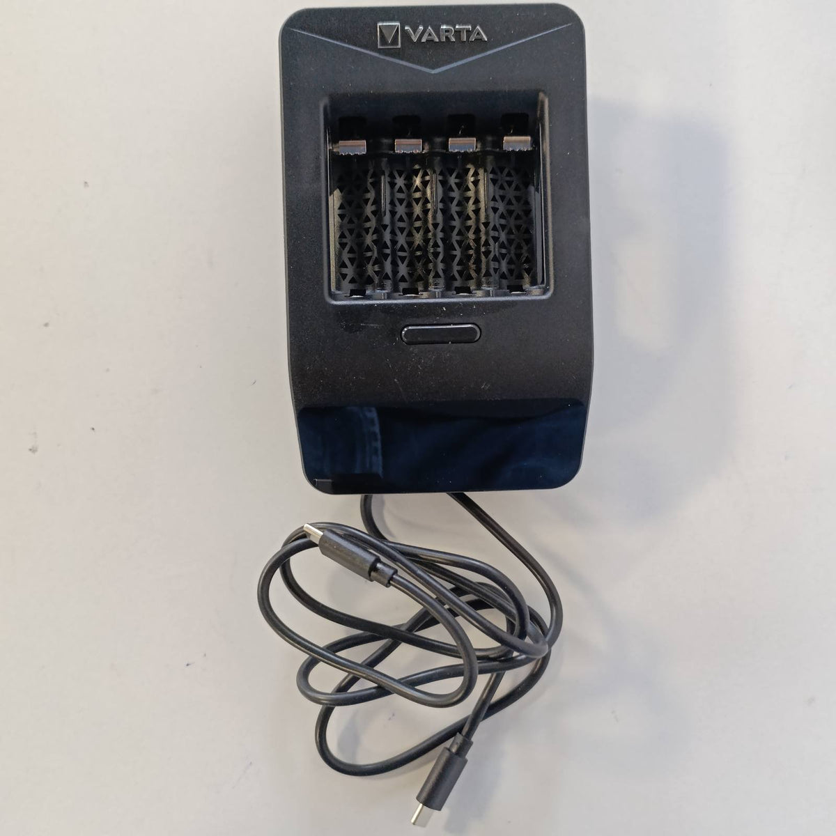 295199 - VARTA Karikues Baterie, përfshirë 4x AA 2100mAh, Karikues për Bateri AA/AAA, Karikues Inteligjent LCD+, 2 Mënyra: Karikim, Rifreskues