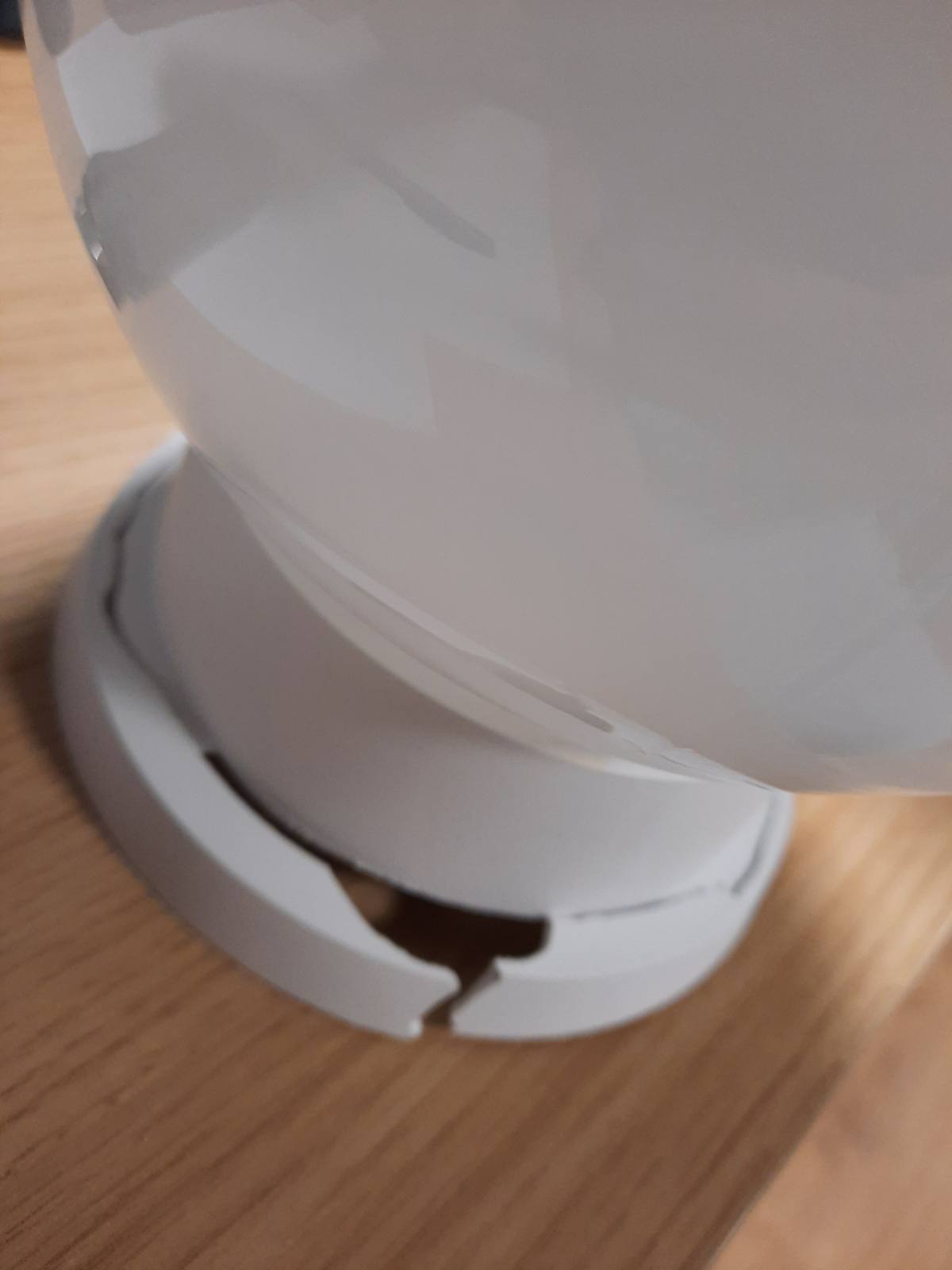 215001 -EGLO DURELO - Llambë Tavani Moderne, 1 Dritë, Materiali Plastikë dhe Qelqi, në të Bardhë, Prizë E27, Përdorim për Dhomën e Ndenjjes ose Kuzhinën