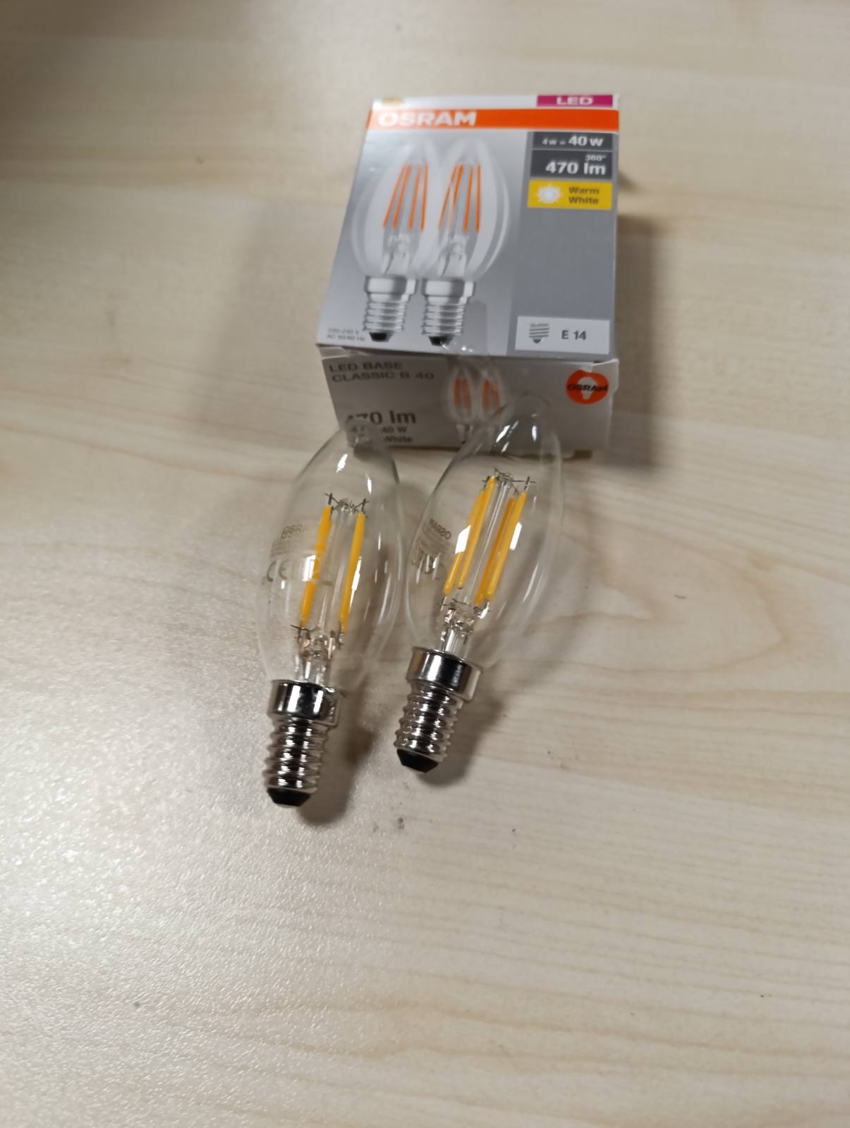 186729 - OSRAM - Llambë LED Base Classic B Fil 40 me Baza E14, Formë Mini Qiriu, Pako Dypesh, 4W, 470lm, 2700K, Drita Bardhë e Ngrohtë, Prodhim i Ulët i Nxehtësisë, Jetëgjatësi e Gjatë, Konsum i Ulët Energjie