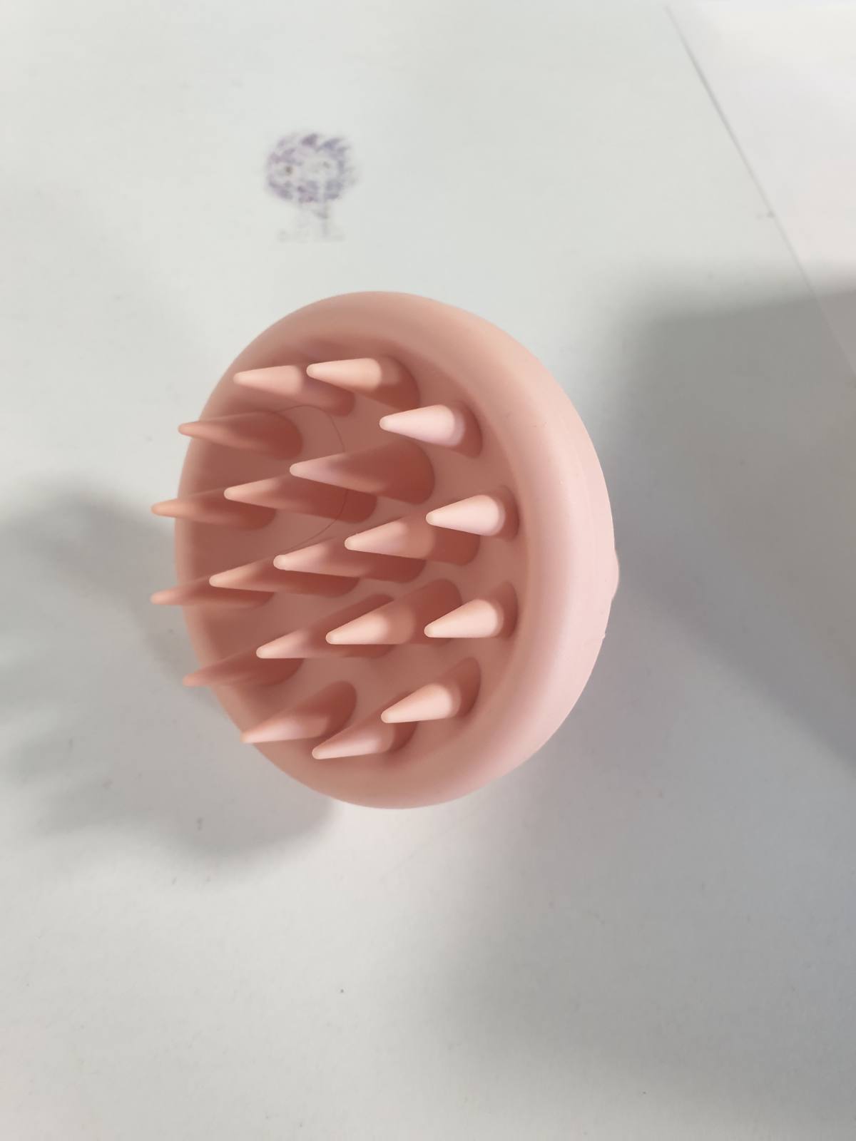 275866 - Furçë masazhi për skalpin e kokës prej silikoni premium - Blush Rose