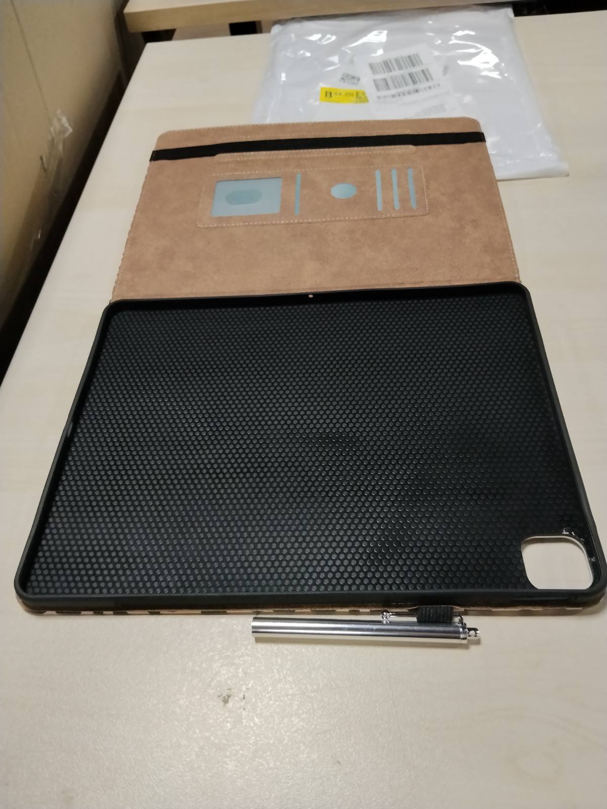 299534 - YICHZHE Mbrojtëse për iPad Air 13 inç (M3/M2-2025/2024), lëkurë PU, mbajtëse stilolapsi, ultra e hollë, Leopard