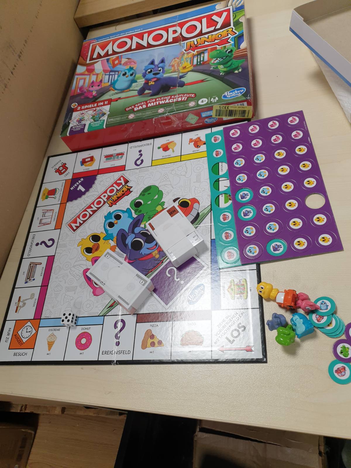 184341 - MONOPOLY JUNIOR - Lojë Klasike e Tavolinës për Fëmijë Mbi 4 Vjeç, Lojë Tavoline me 2 Anë, e Lehtë për t’u Kuptuar, për të Gjithë Familjen