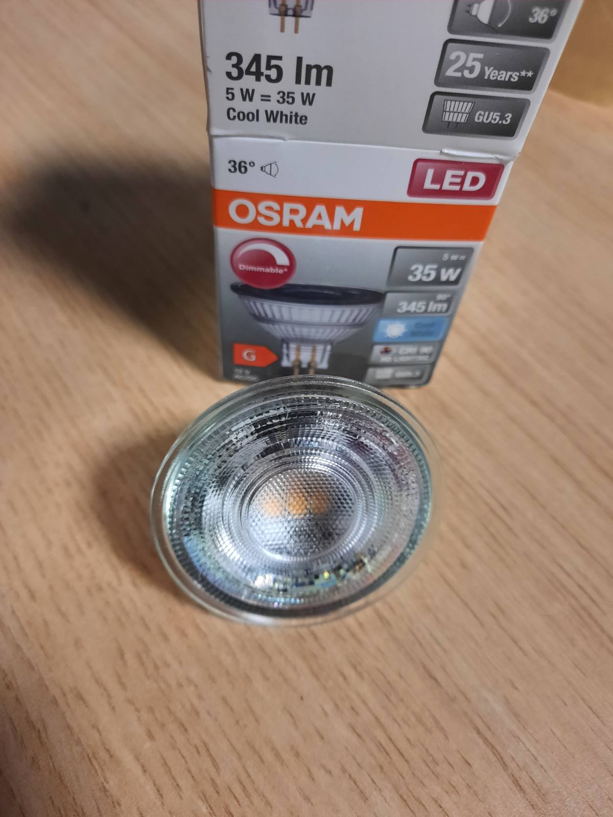 186568 - OSRAM - Llambë Reflektuese Superstar GU5.3, Xham Transparent, E Bardhë e Ftohtë (4000K), 345 Lumen, Zëvendësim për Llambat 35W, me Errësim, 1 Pako