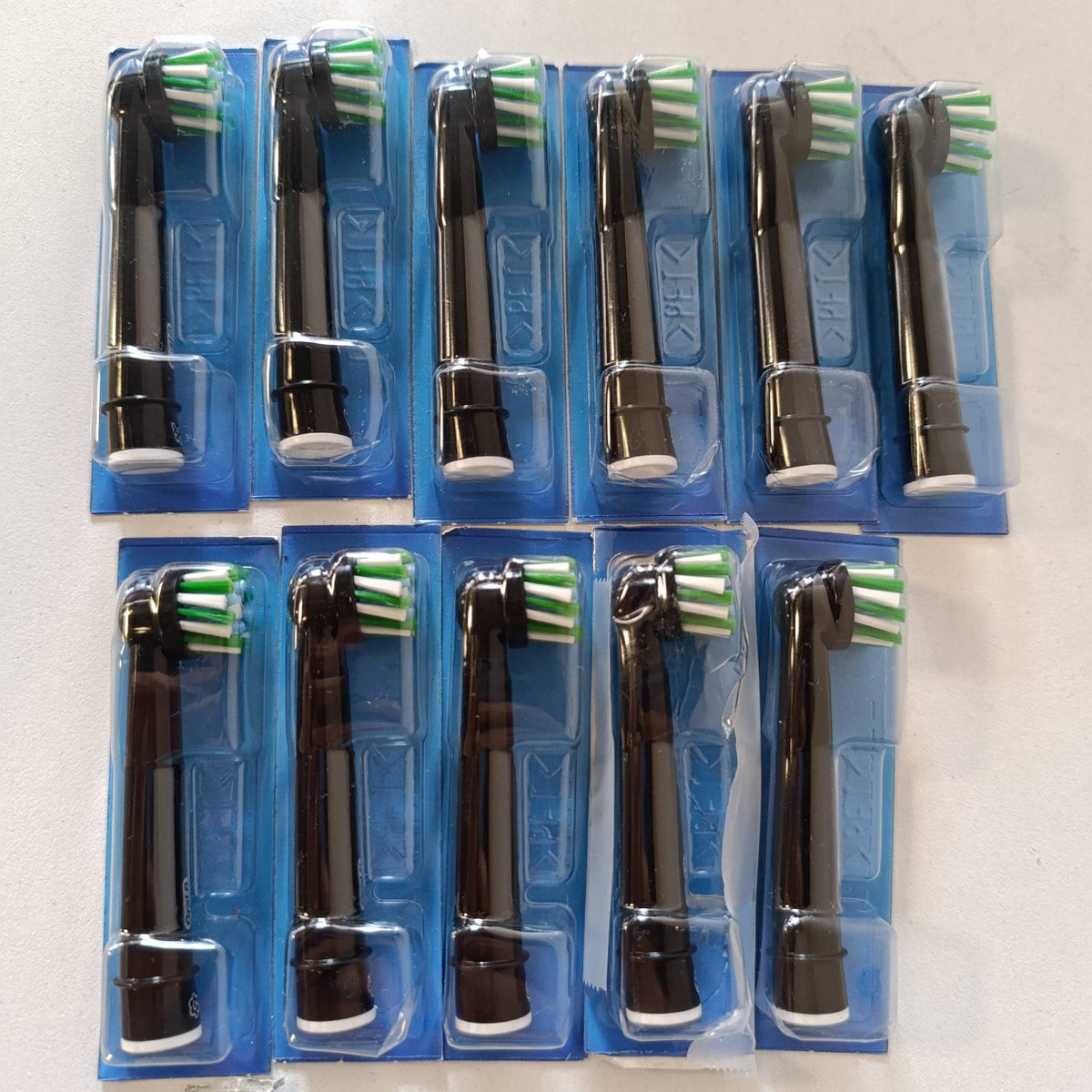 315906 - ORAL-B Koka Furçash Zëvendësuese Pro CrossAction, 11 copë, me koka të rrumbullakëta, për Furçat Elektrike të Dhëmbëve, e zezë