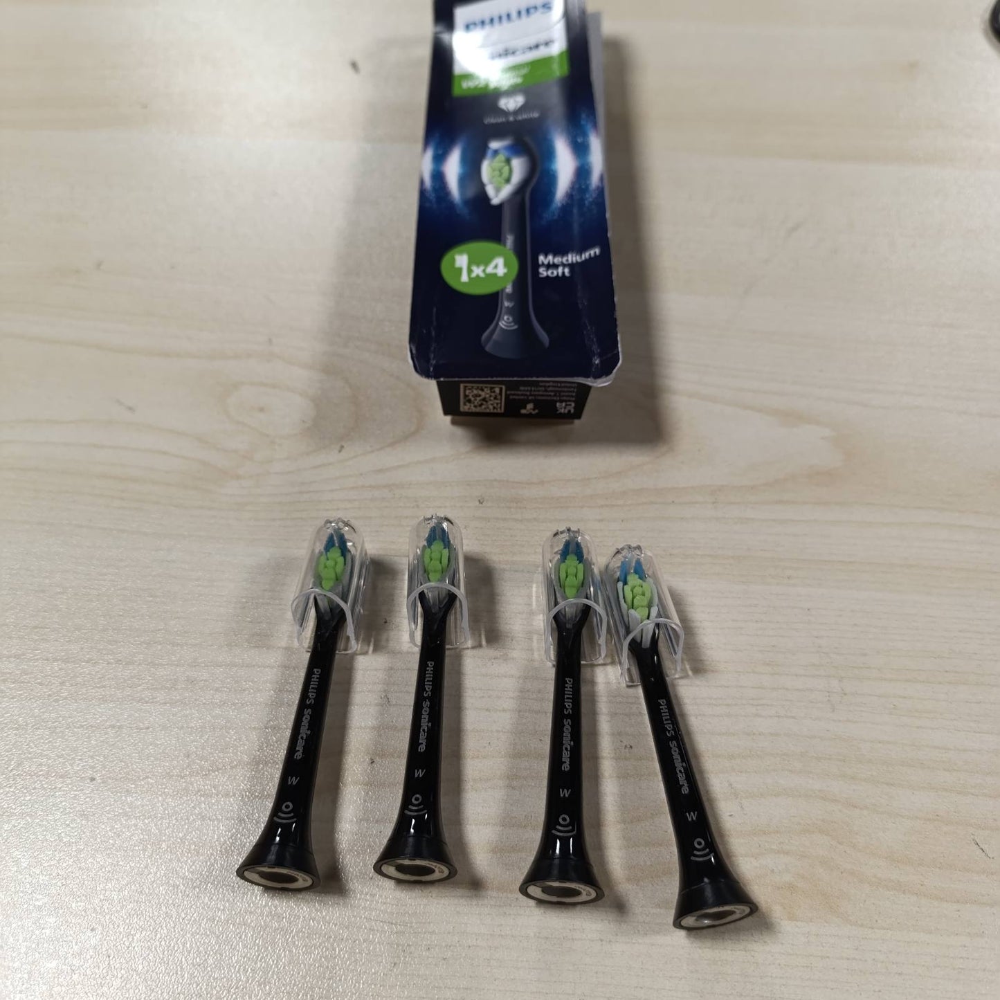 316886 - PHILIPS Sonicare W2 Optimal e Bardhë, Koka Furçash Zëvendësuese Origjinale, e Zezë, Pako me 4, HX6064/88