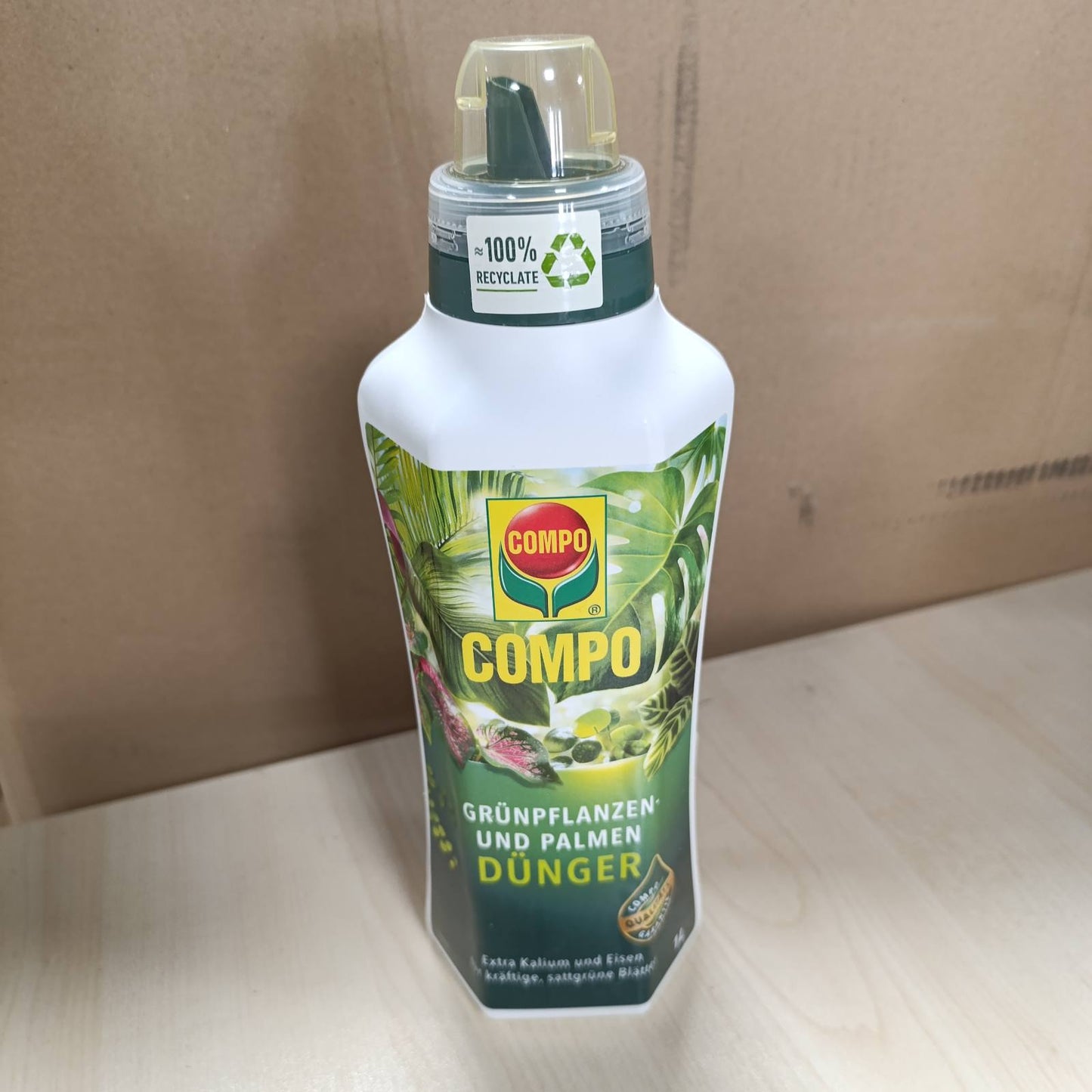 294451 - COMPO Pleh për bimë të gjelbra dhe palma, pleh i lëngshëm me kalium dhe hekur, 1 litër