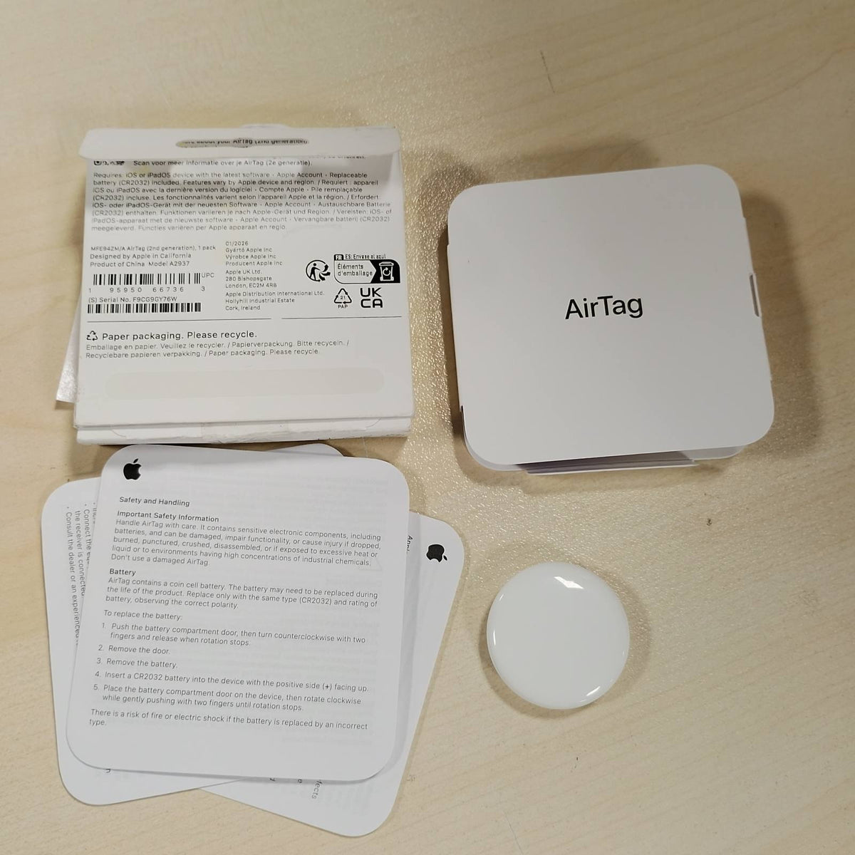 295878 - APPLE - AirTag (gjenerata e 2-të): Gjurmues për çelësat, portofolin dhe më shumë: Lokator me zë, konfigurim i lehtë me një klikim përmes iPhone ose iPad, gjetës çelësash për vendndodhje të saktë