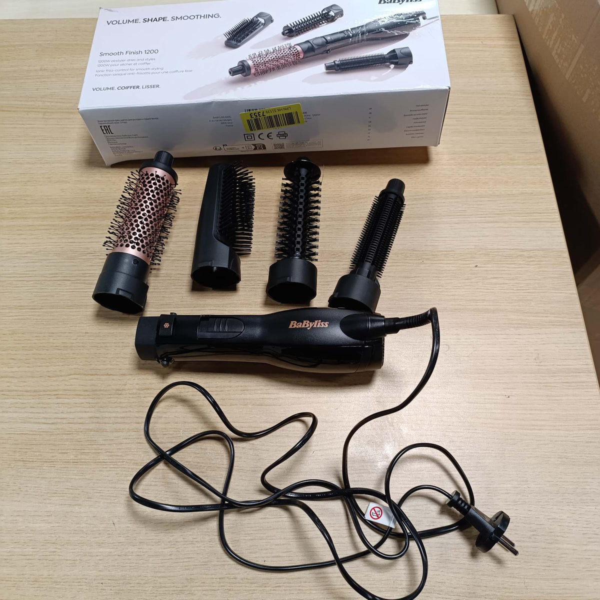 320954 - BABYLISS Smooth Finish 1200 – Furçë me ajër të nxehtë 4-në-1, 1200W, Teknologji Jonike dhe Qeramike, 4 aksesorë, E zezë/Rozë, AS122E