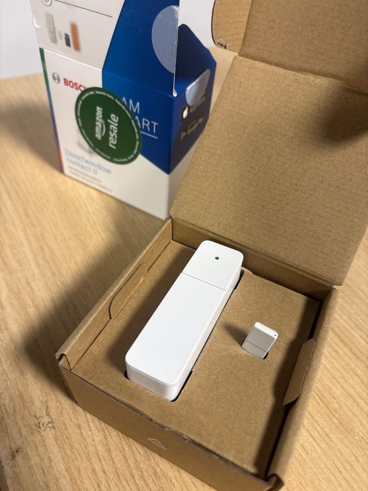 313069 - BOSCH Kontakti për Derë/Dritare Smart Home II, Sensor i Mençur për Ngrohje me Efikasitet të Energjisë, i Përputhshëm me Amazon Alexa dhe Google Assistant, i Bardhë