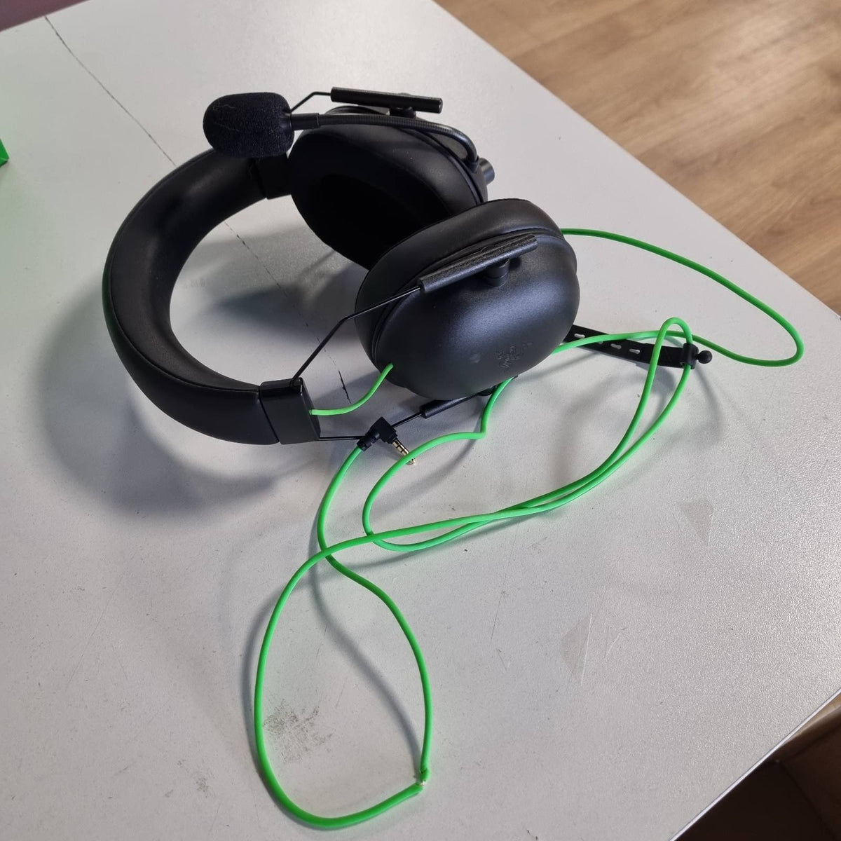 309620 - RAZER BLACKSHARK V2 X, Kufje Premium për Lojëra Esports, Kufje me tel me drajverë 50 mm, Anulim zhurme për PC, Mac, PS4, Xbox One dhe Switch, të Zeza