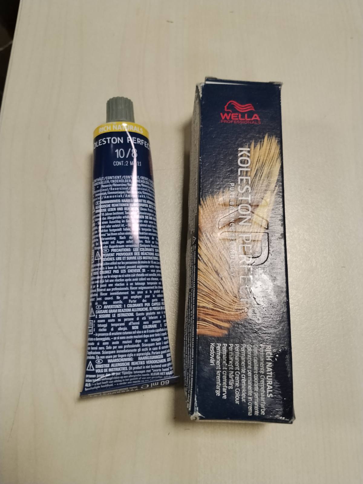 318440 - WELLA PROFESSIONALS - Koleston Perfect Rich Naturals - Ngjyrë e përhershme për flokë - 10/8 Light Blonde Pearl - 60 ml - Mbushje deri në 100% të thinjave