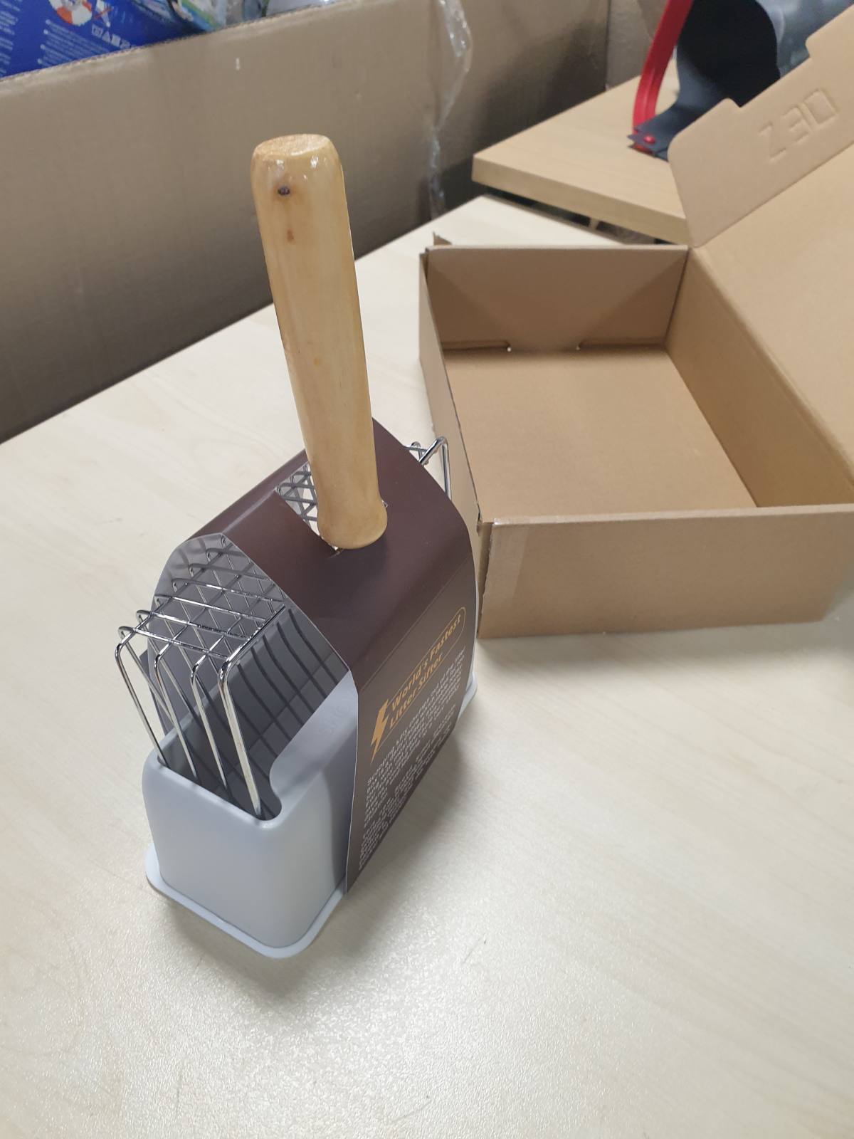 216196 - WUBUSHAN Lugë për mbeturina mace me enë, metalike, dorezë druri, Gjatësi 28 cm