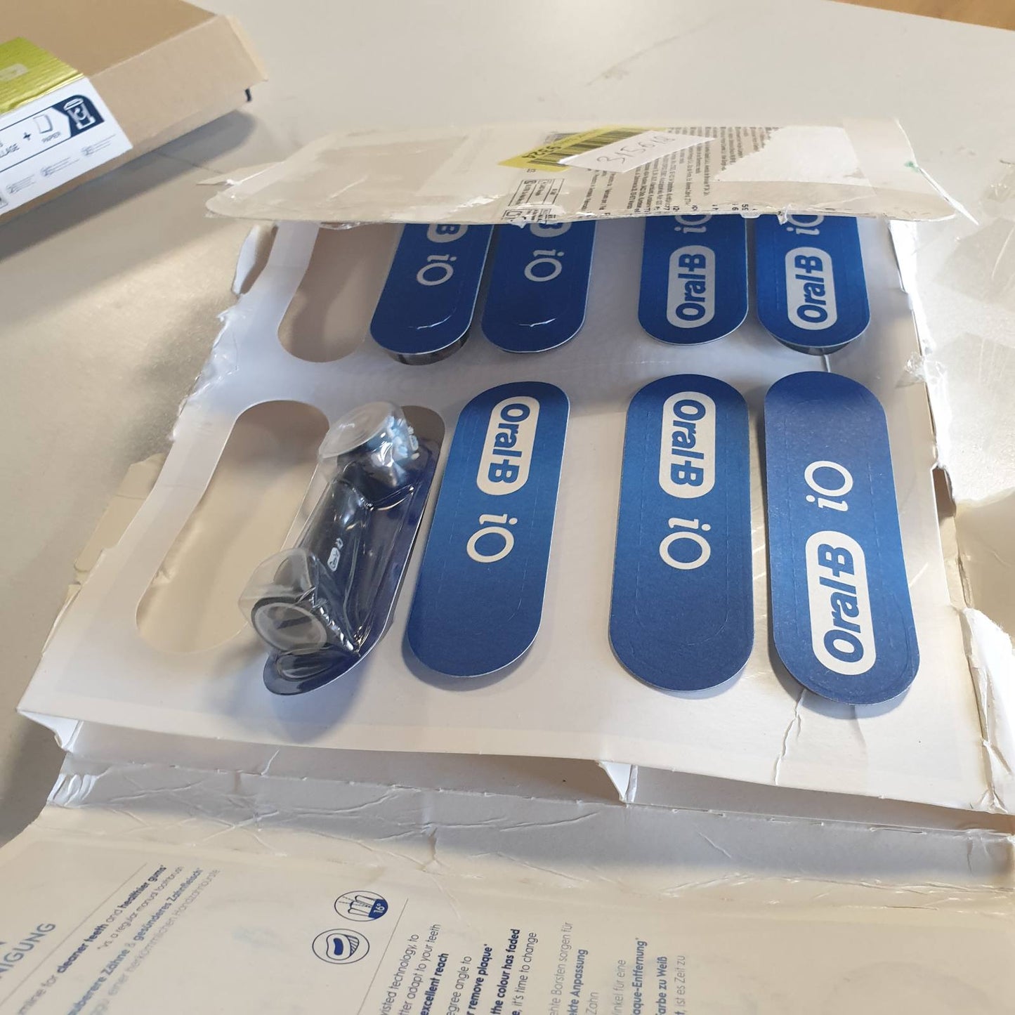 315618 - ORAL-B Koka Furçash Zëvendësuese iO Ultimate Clean, Pako me 10 Koka Furçash Dhëmbësh, për Pastrim të Thellë të Avancuar