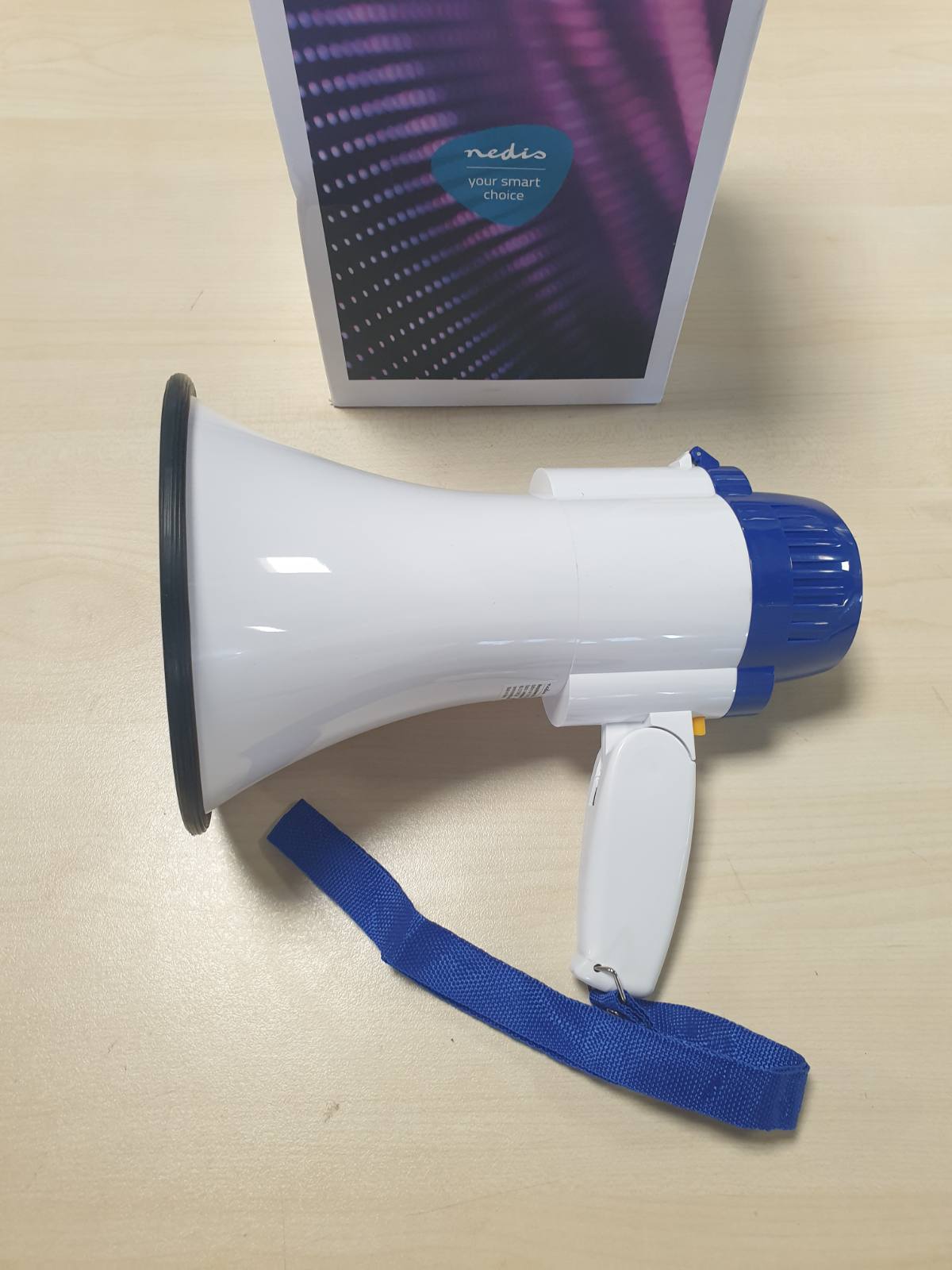 269127 - NEDIS Megafon | Rrezja maksimale: 250 m | Kontroll i volumit: Deri në 115 dB | Mikrofon i integruar | Sirenë e integruar | Funksion regjistrimi | Blu/e bardhë