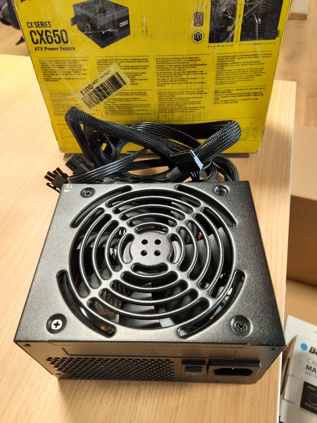 319783 - CORSAIR Furnizim me energji CX650 ATX 650W, i çertifikuar 80 Plus Bronze, zhurmë e ulët, kabllo të thurura, jo-modulare, BE, ngjyrë e zezë