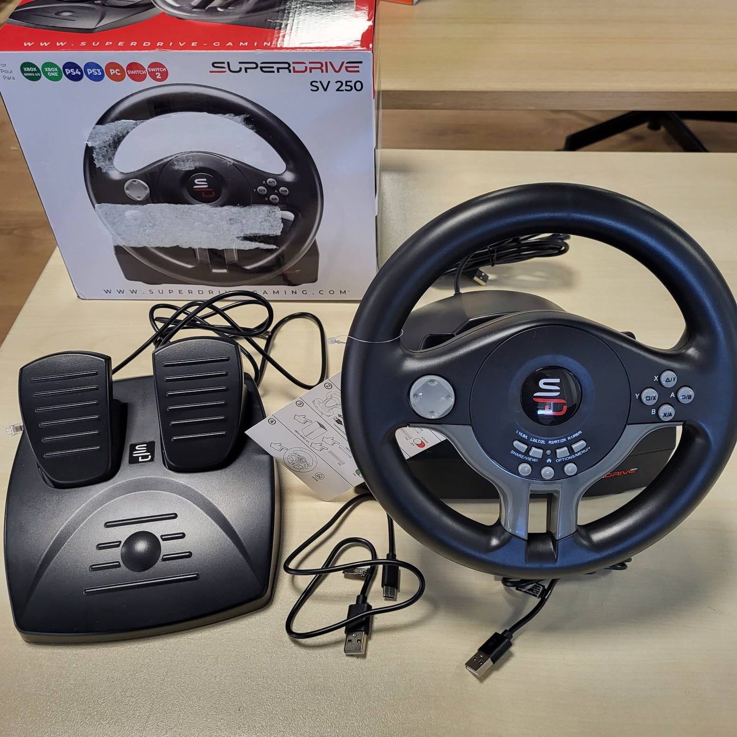 273113 - Subsonic Superdrive SV250 me pedale dhe levë ndërrimi shpejtësish, timon garash, rrotullim 180°, i pajtueshëm me Switch 2, PS4, Xbox Series X/S, Xbox One, PC - E zezë
