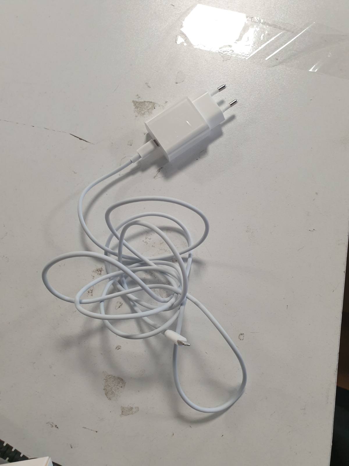 274277 - Karikues i shpejtë për iPhone 14 13, Origjinal USB-C 20W, Kabllo USB-C në Lightning (2m), I certifikuar nga Apple për iPhone 14 13 12 11 Plus Pro Max SE XR XS X 8/7/6/se/iPad