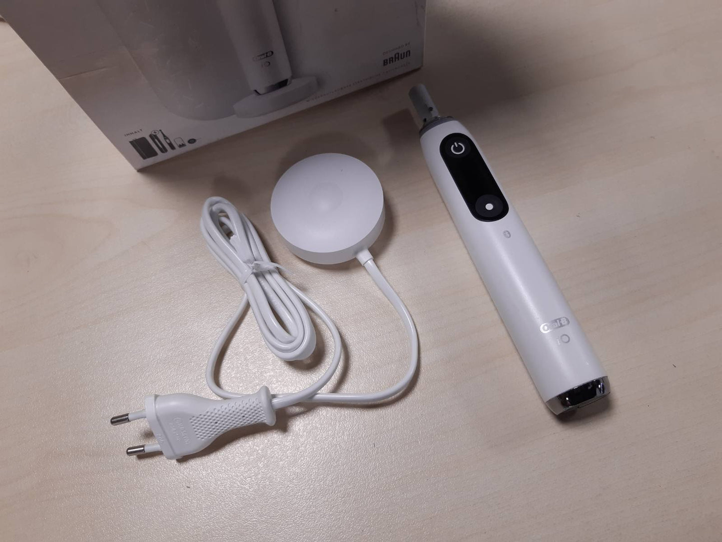 274834 - ORAL-B iO SERIA 9, Furçë dhëmbësh elektrike, 1 kokë furçe, 7 mënyra kujdesi, e bardhë, e projektuar nga Braun