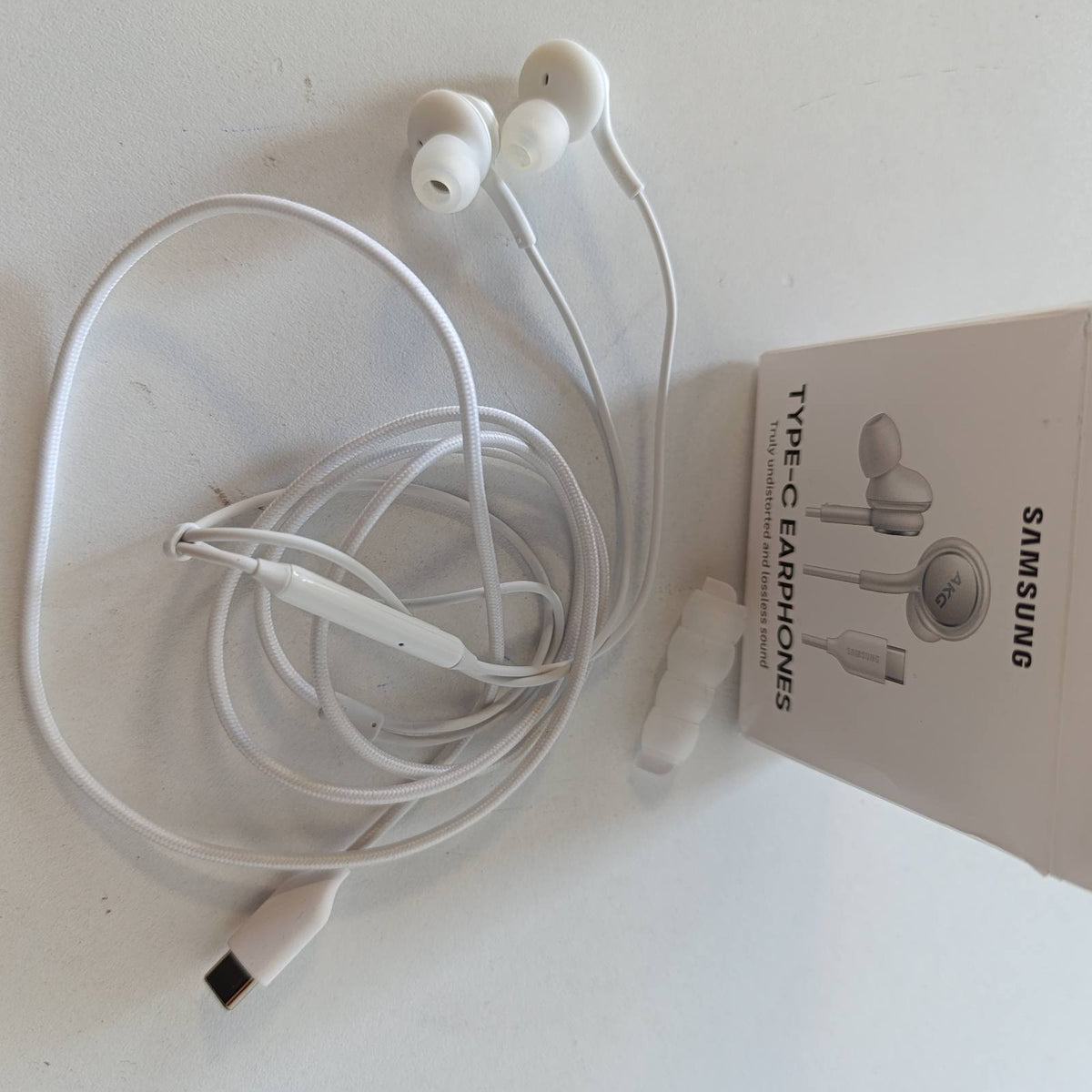 296120 - SAMSUNG Kufje Type-C EO-IC100, Tinguj nga AKG, Altoparlantë dypalësh, Kabllo pëlhure, Lidhje USB Type-C, E bardhë