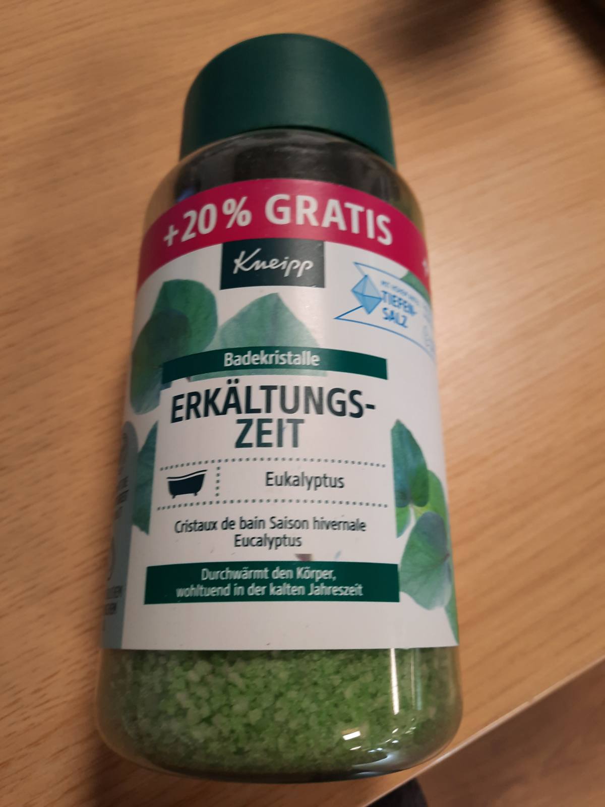 298879 - KNEIPP - Kripë Banjo për Sezonin e Ftohtë, 720 g, me kripë natyrale dhe vajra esencialë të eukaliptit dhe mentes, edicion i kufizuar