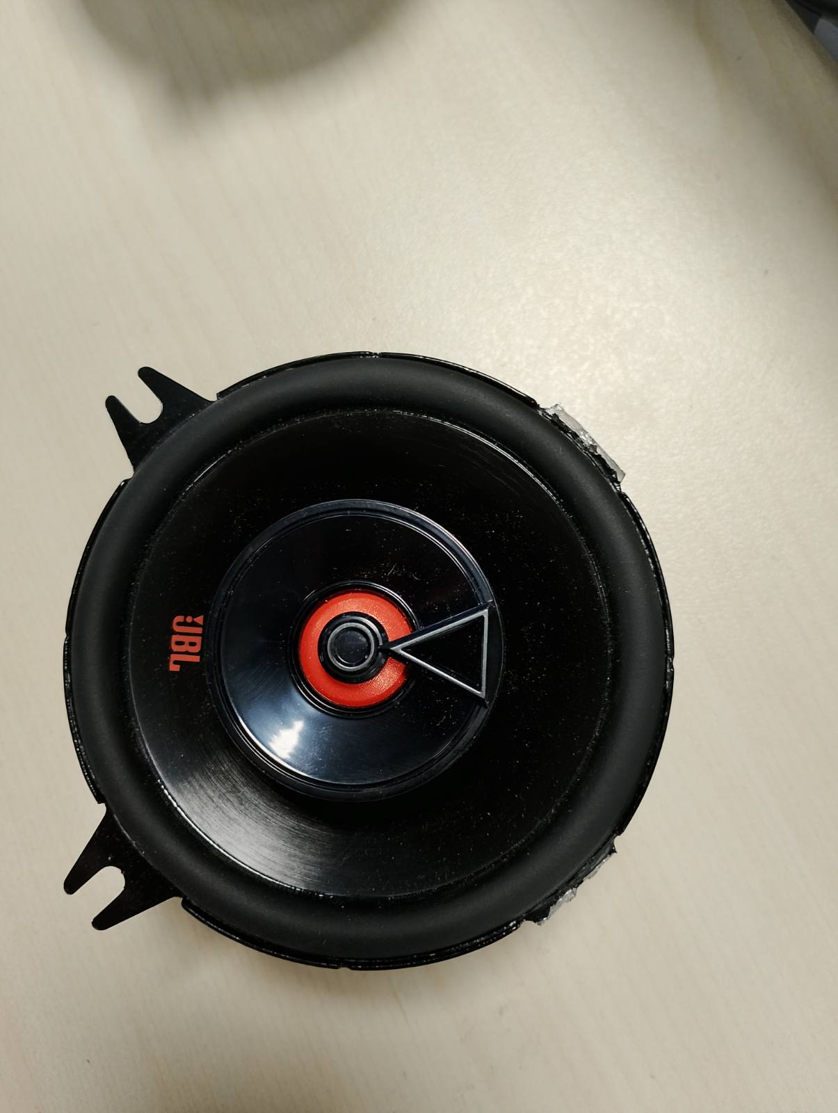 276348 - JBL CLUB 422F Set altoparlantësh 2-kahësh për makinë - 105 vat, 10 cm (100 mm), i zi