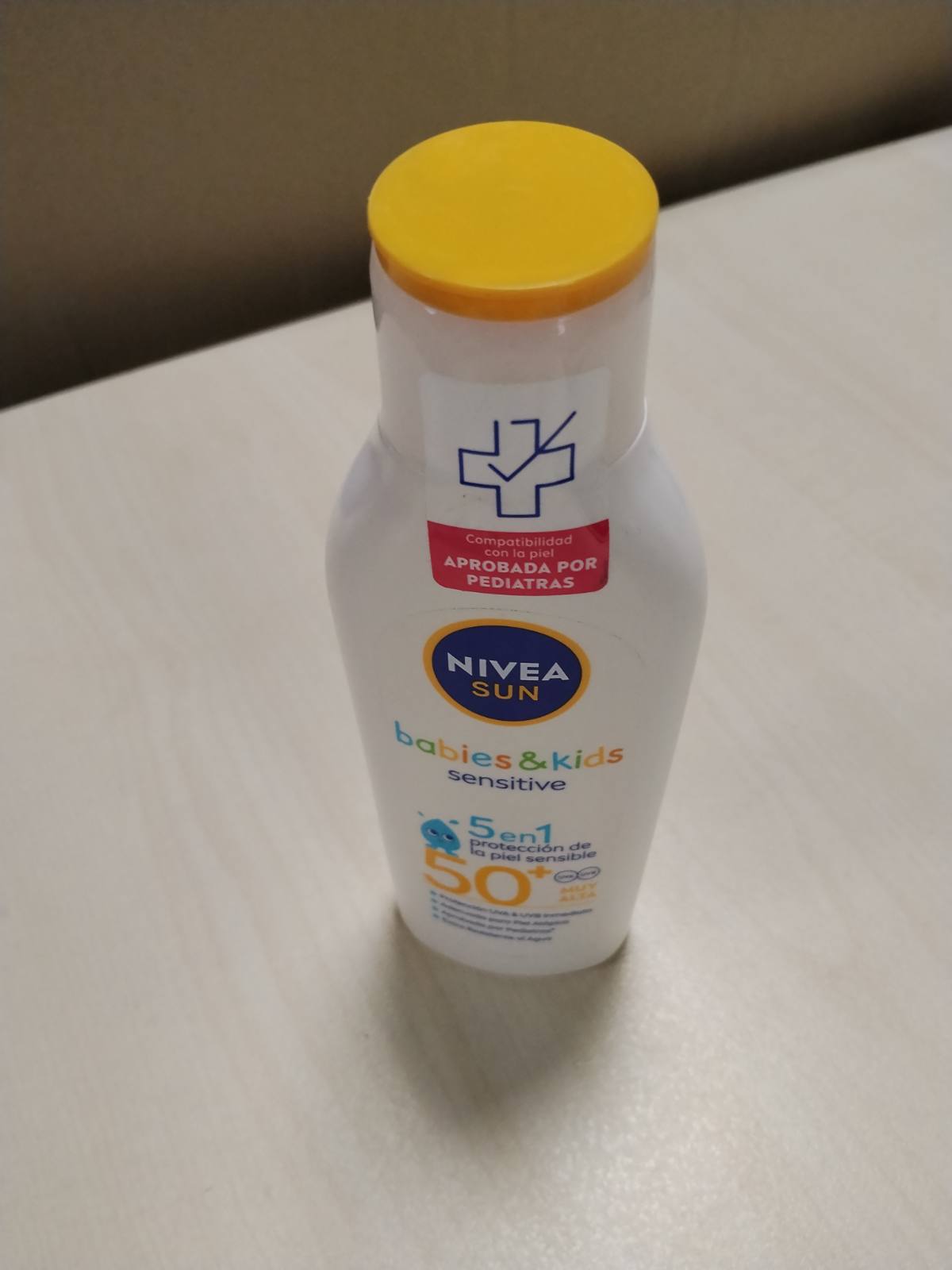 307923 - KREM NIVEA SUN KIDS SENSITIVE PROTECT & PLAY për Fëmijë